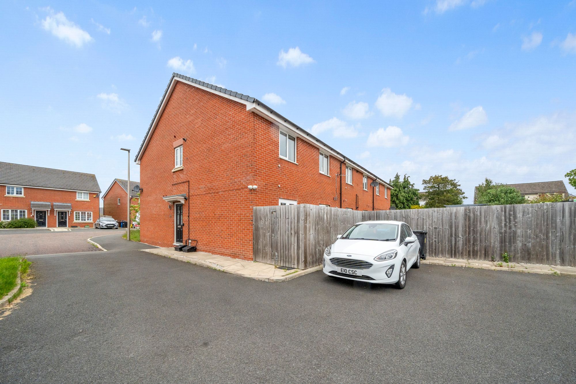 Field Meadow Close, Warrington