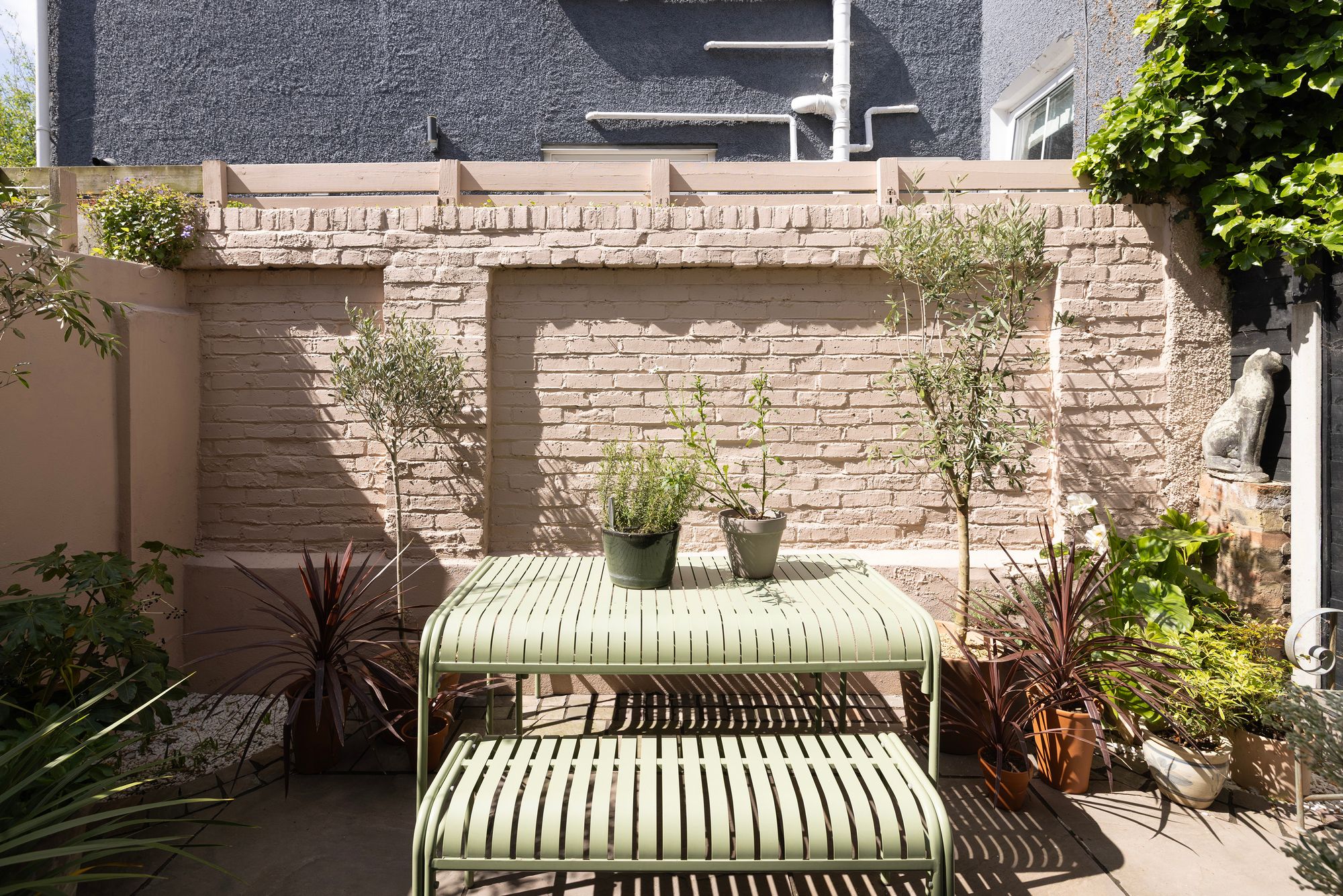 Story Of Home Garden Medway Road Bow E3 37