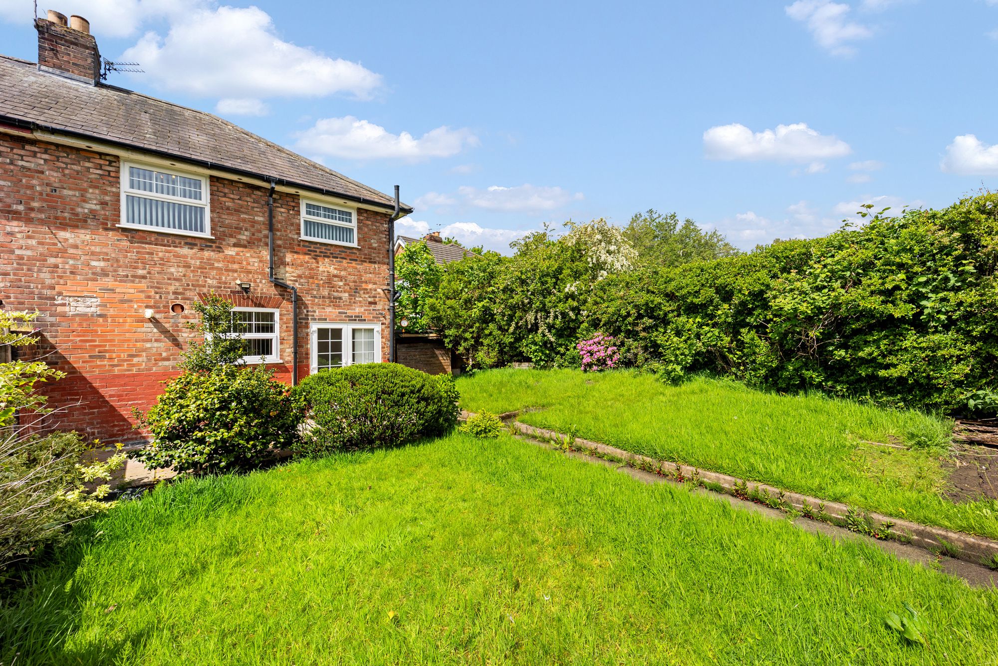 Laurel Bank, Widnes, WA8