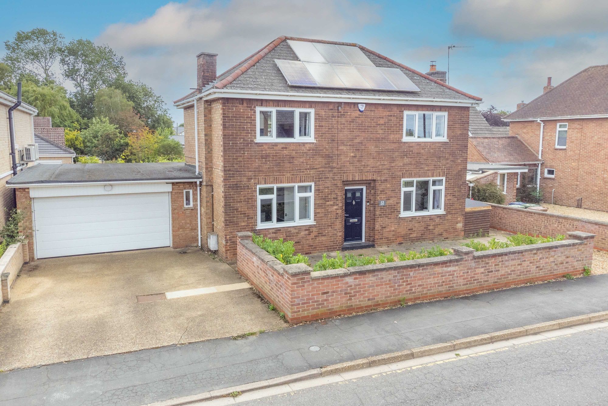 Hallcroft Road, Whittlesey, PE7 Frank Modern