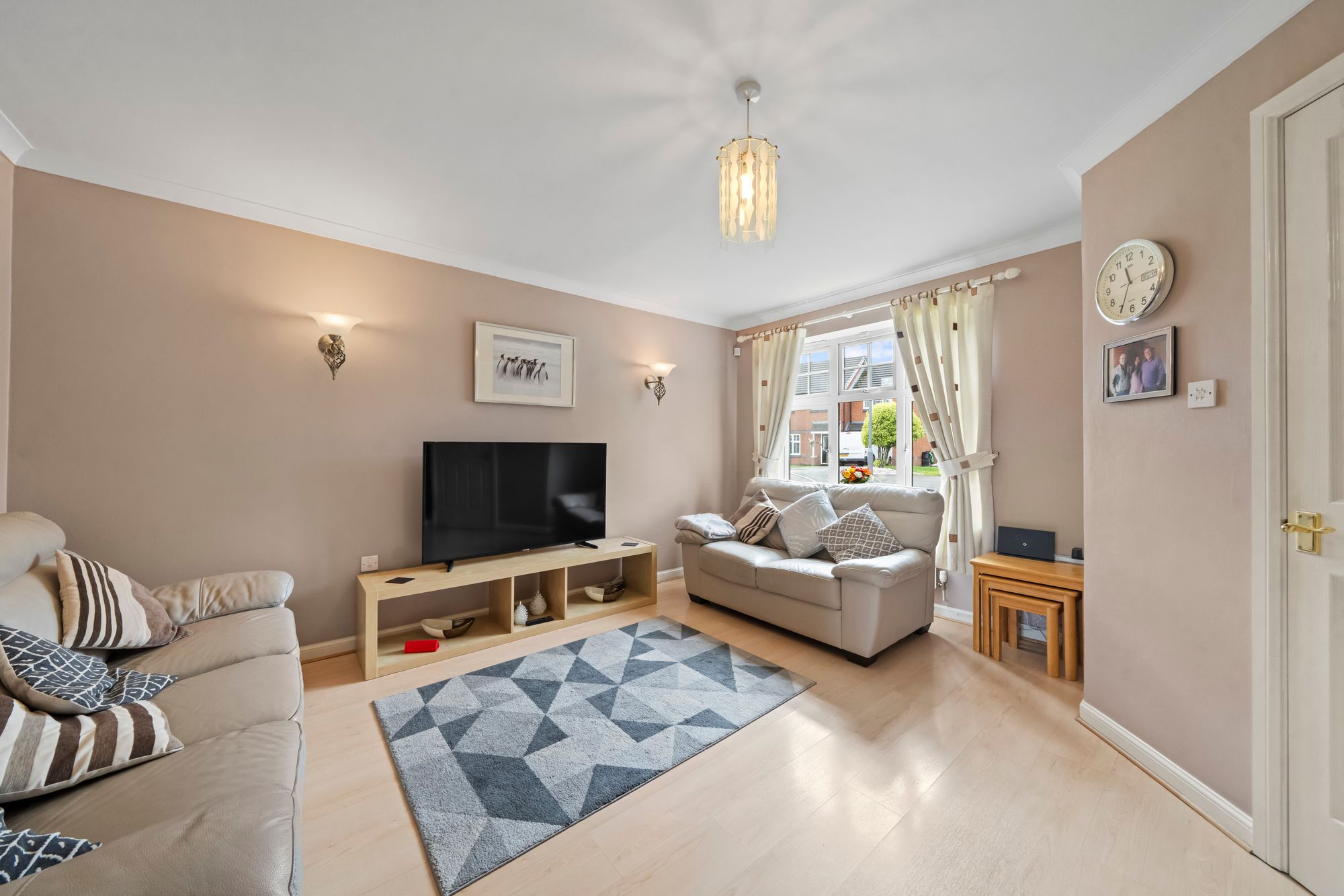 Langton Close, Newton-Le-Willows