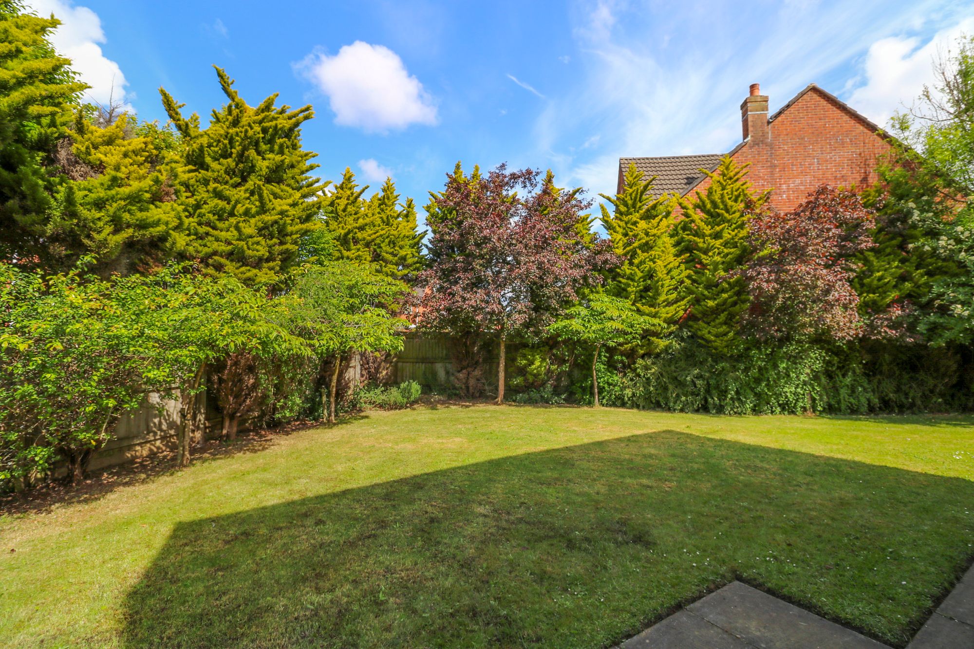 Drake Gardens, St. Helens