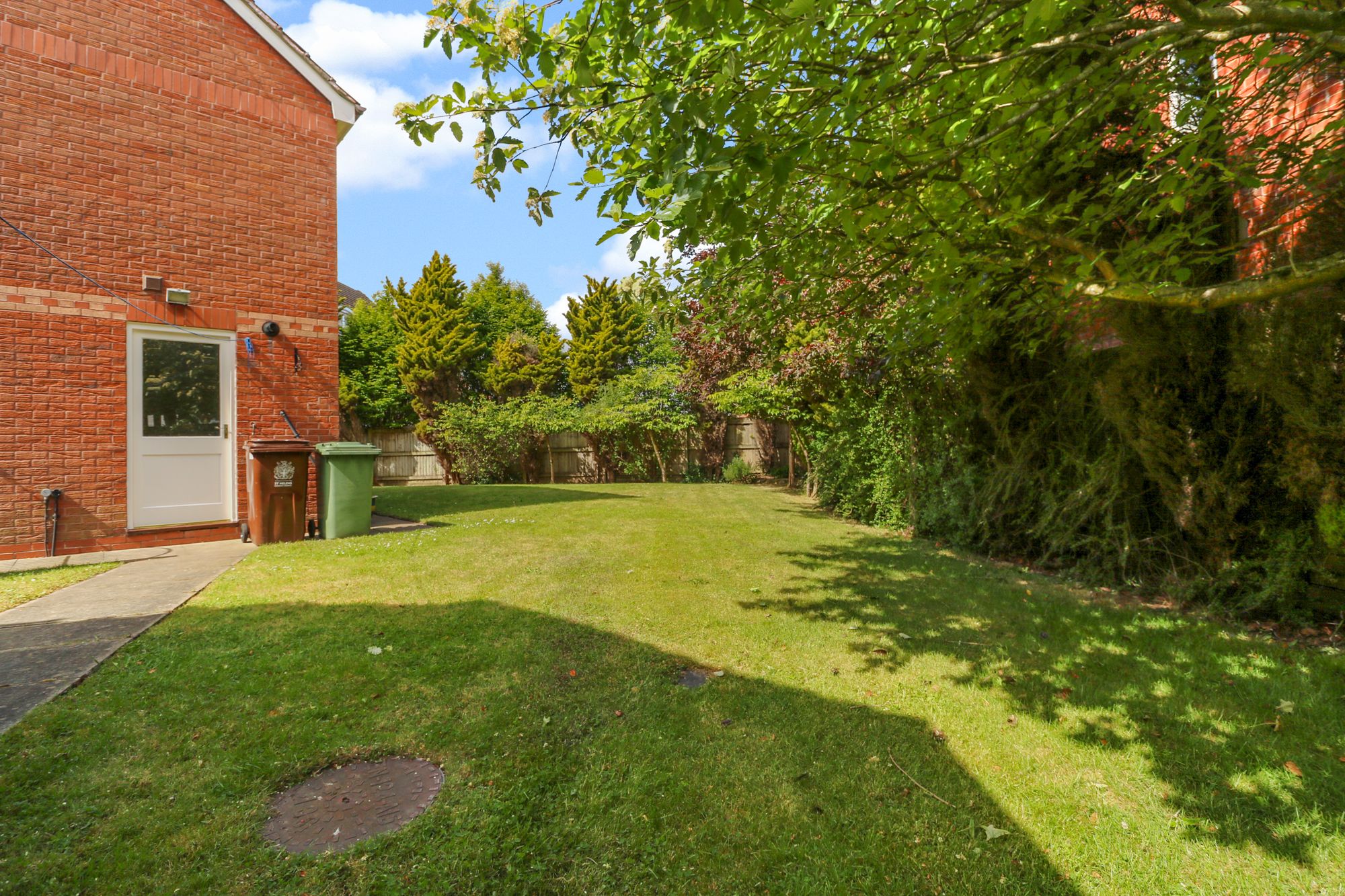Drake Gardens, St. Helens
