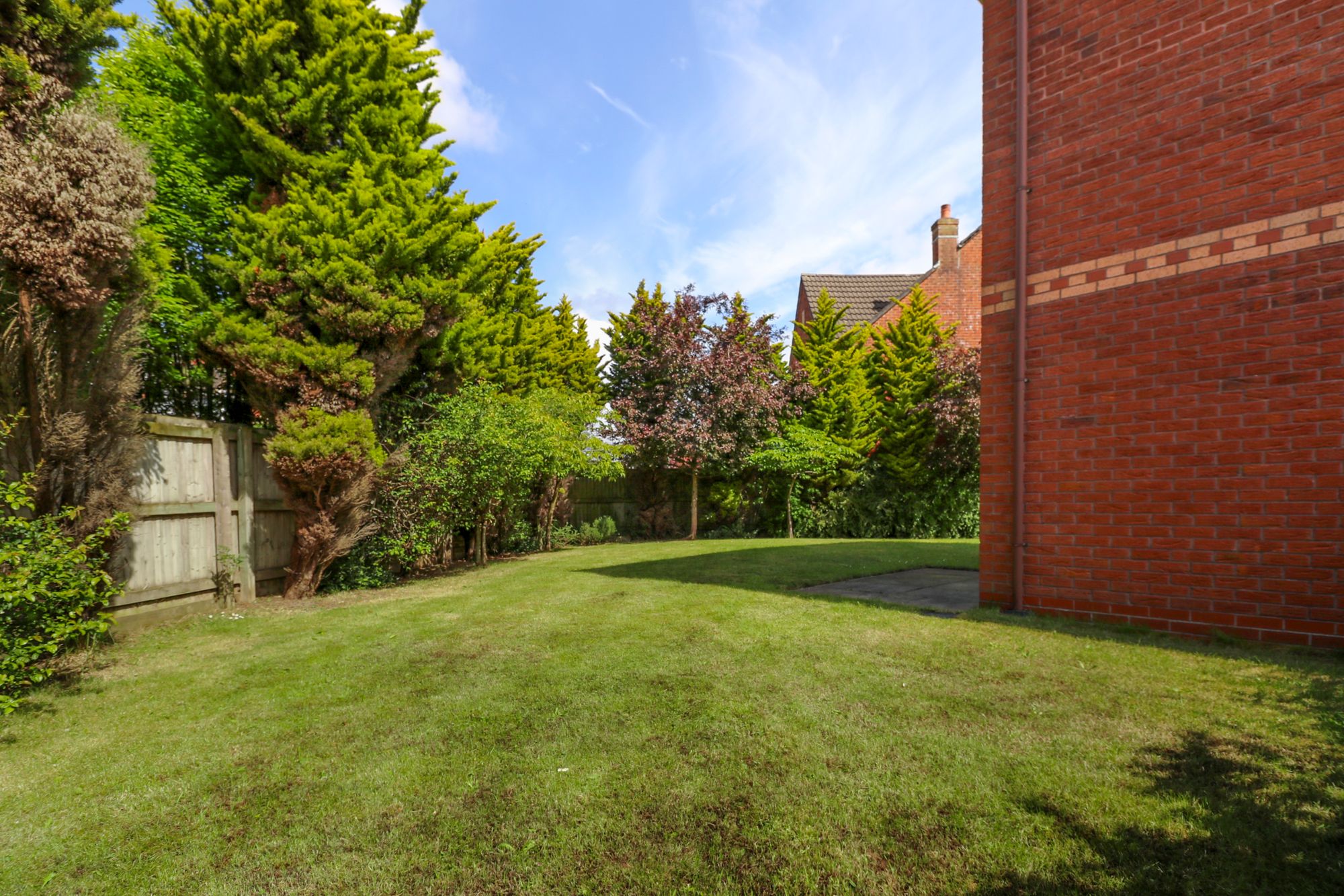 Drake Gardens, St. Helens