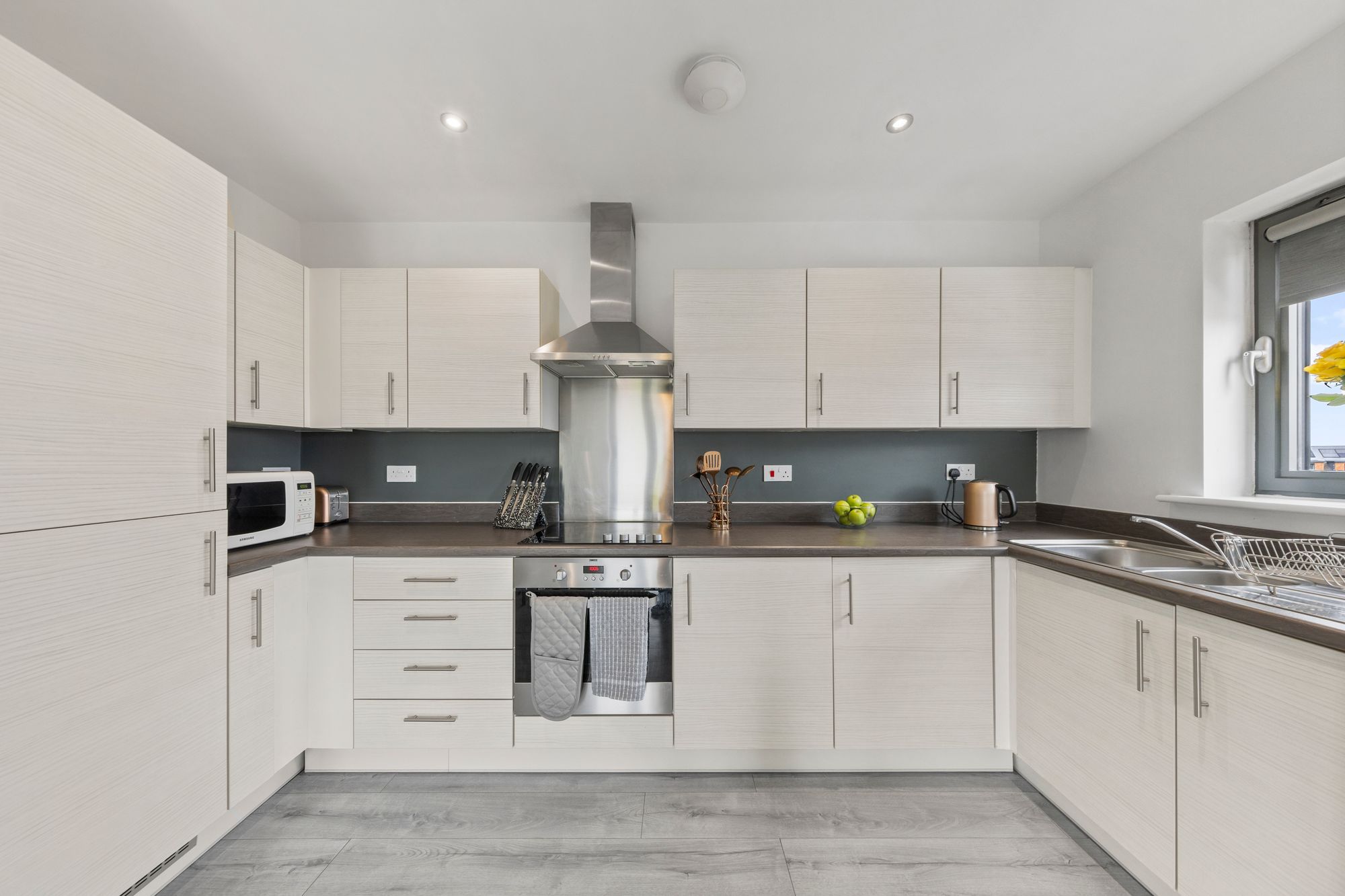 Apartment 12, Leigh