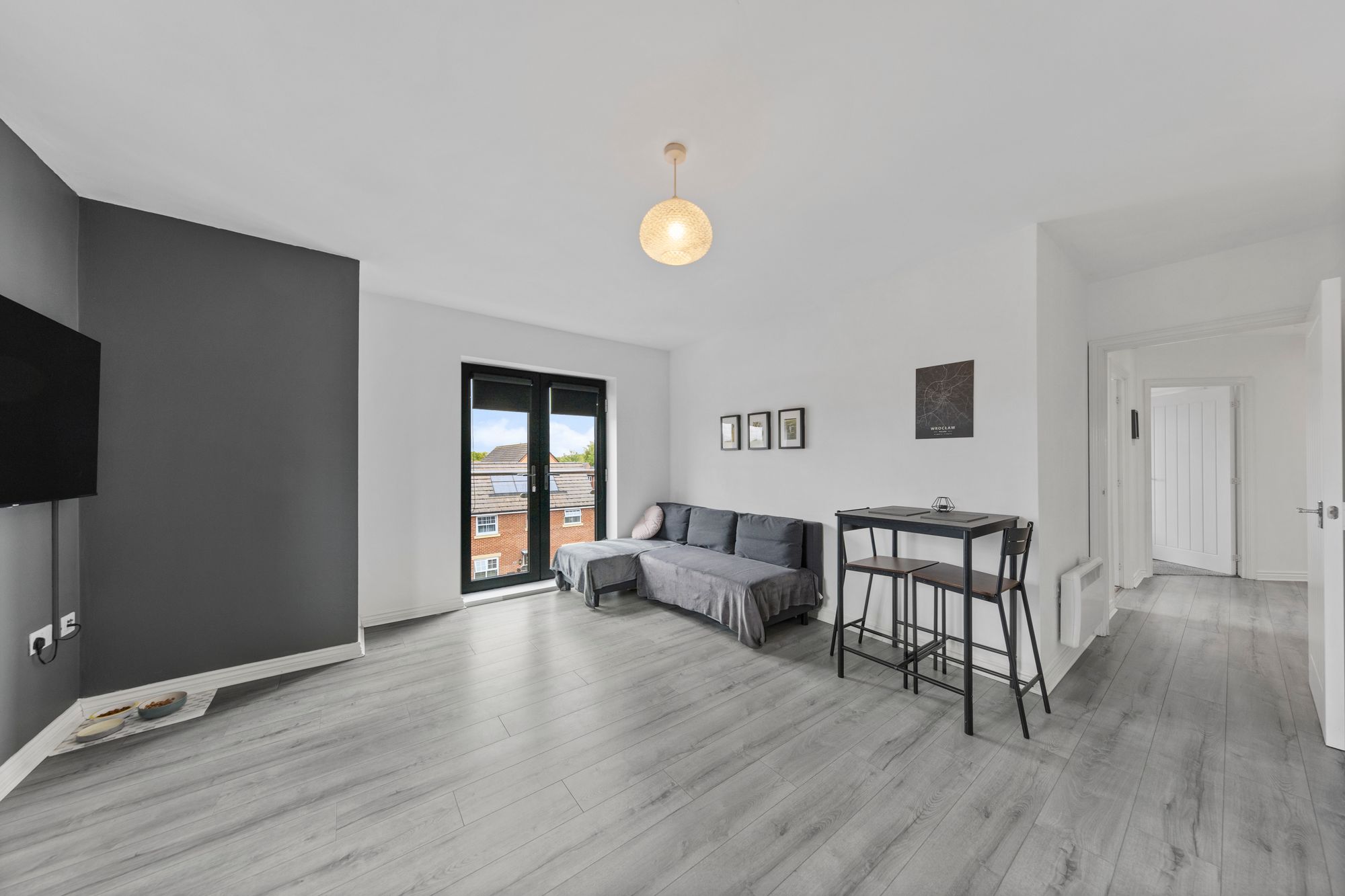 Apartment 12, Leigh