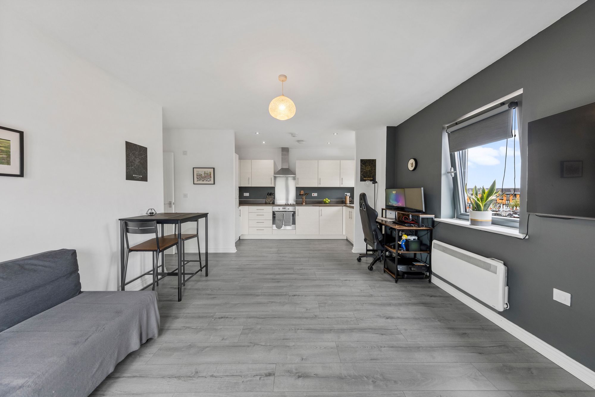 Apartment 12, Leigh