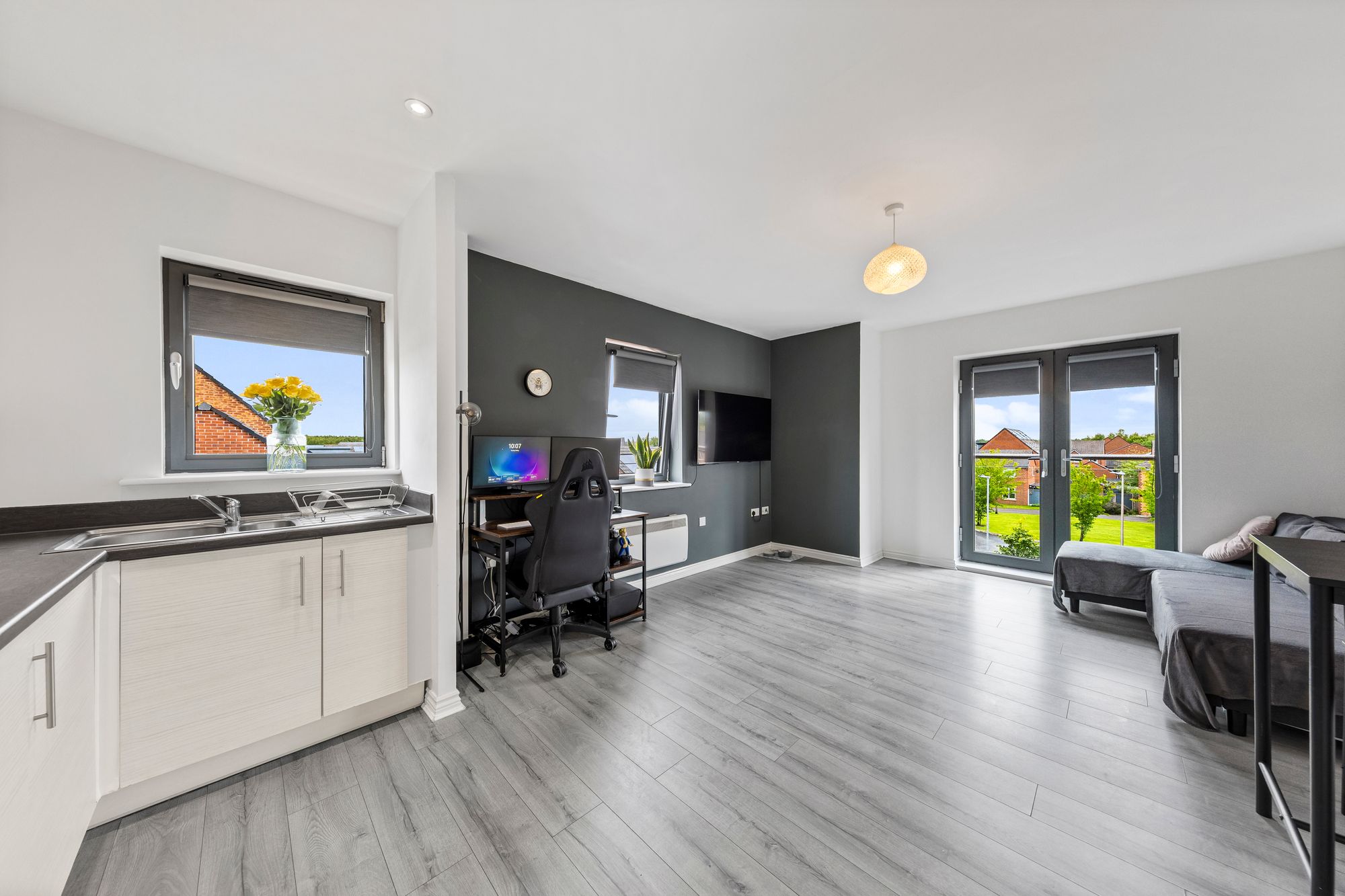 Apartment 12, Leigh