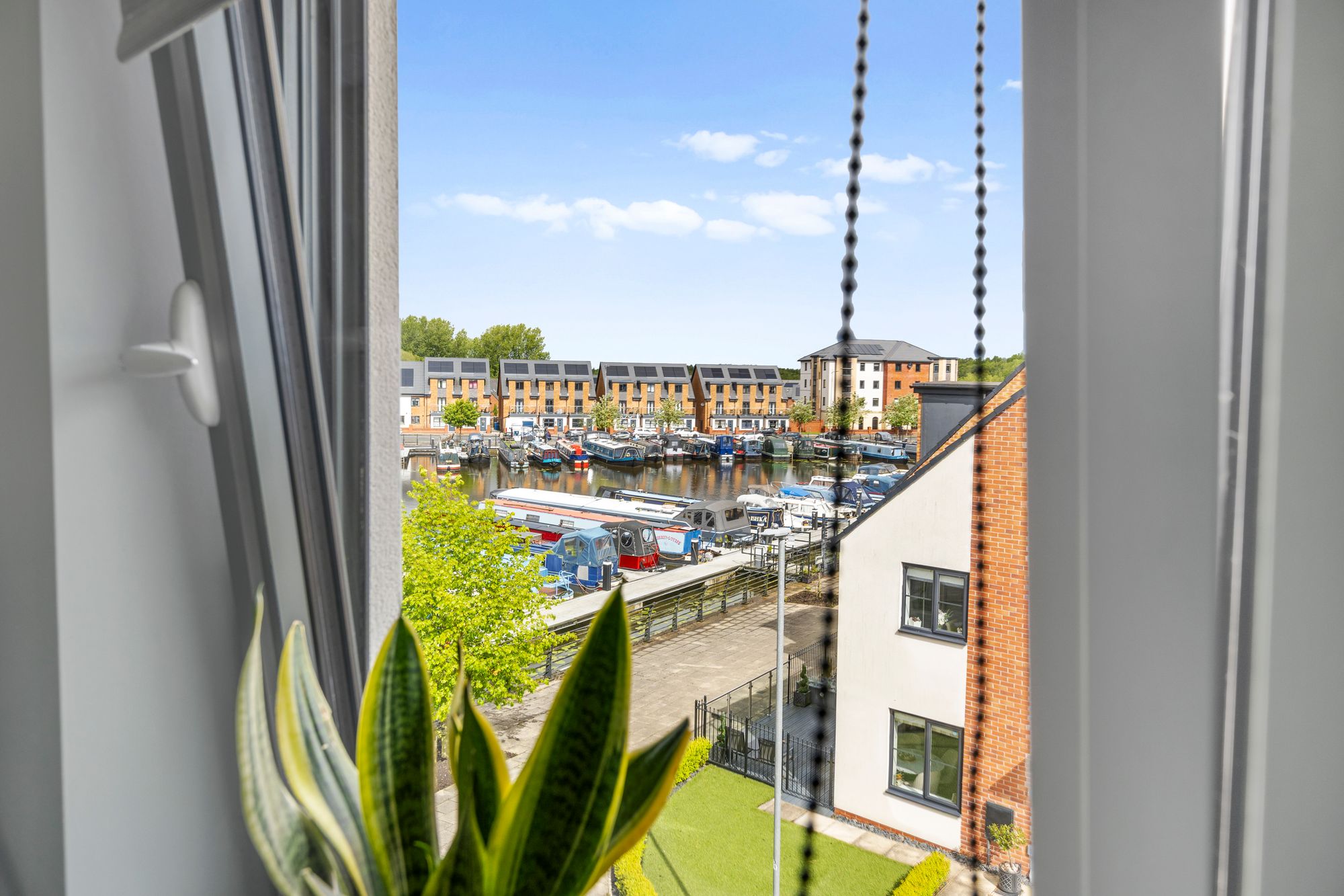 Apartment 12, Leigh
