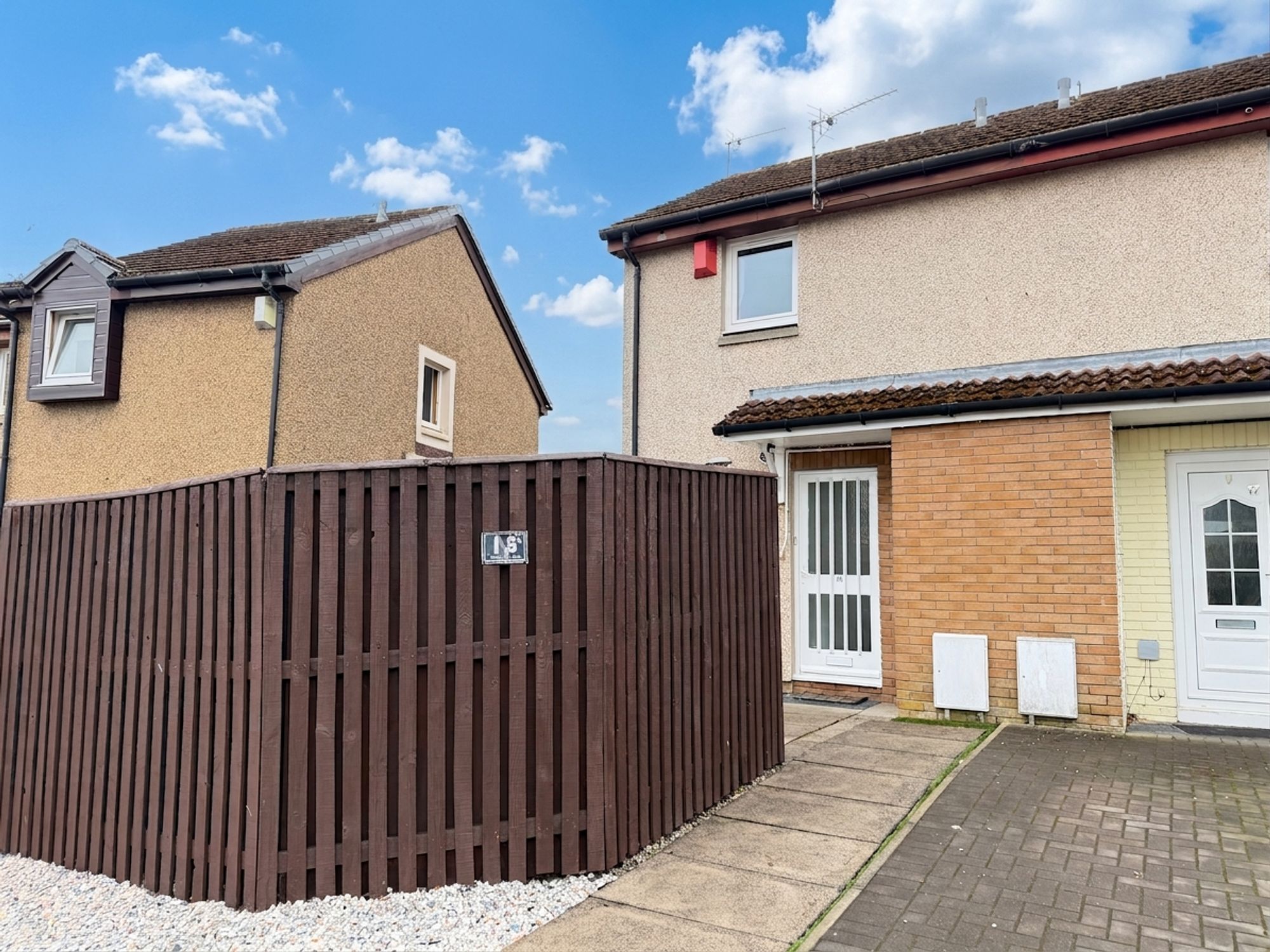 15 Young Crescent, Bathgate