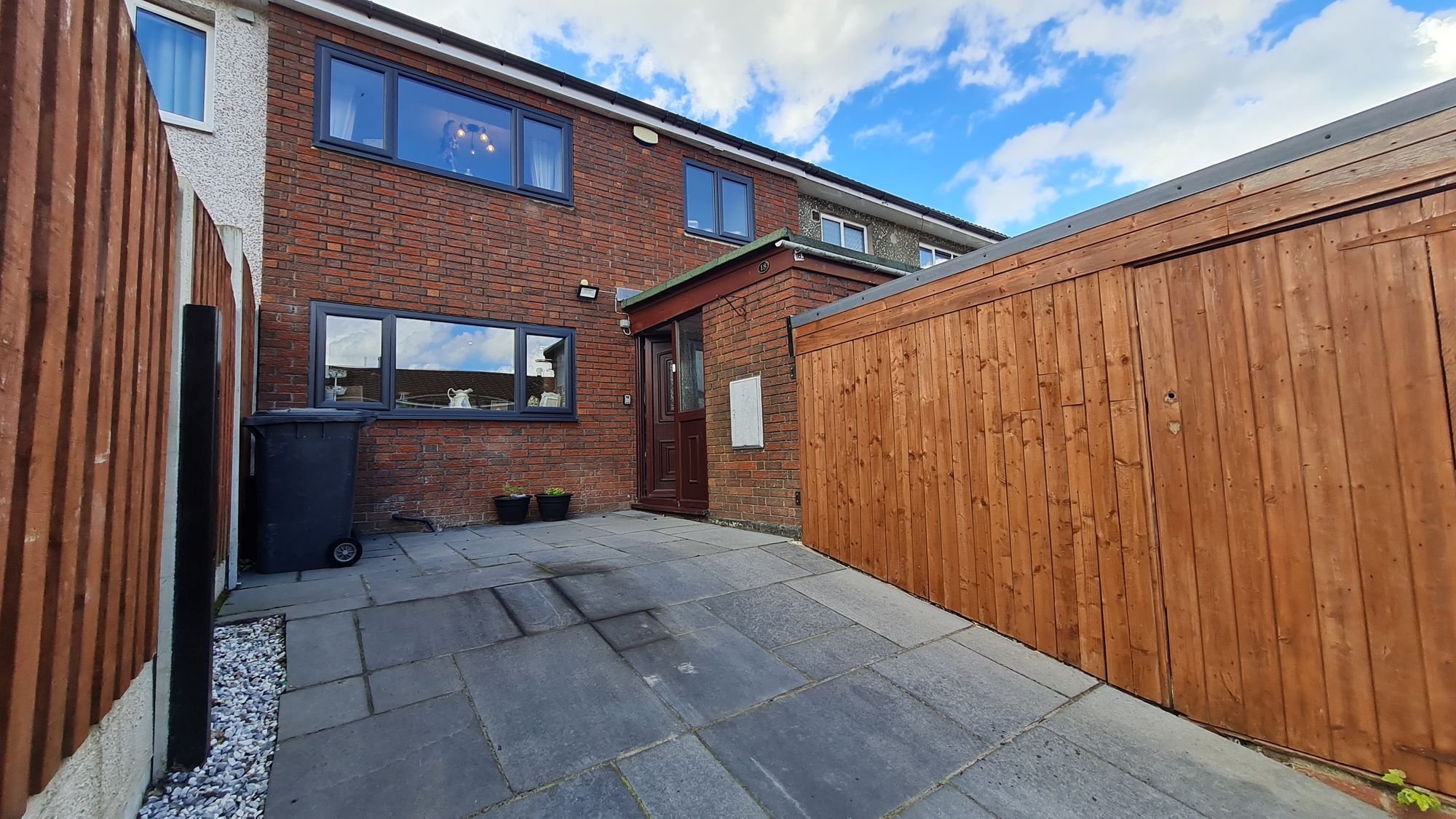 Morehall View, Wharncliffe Side, Sheffield, S35 0EE