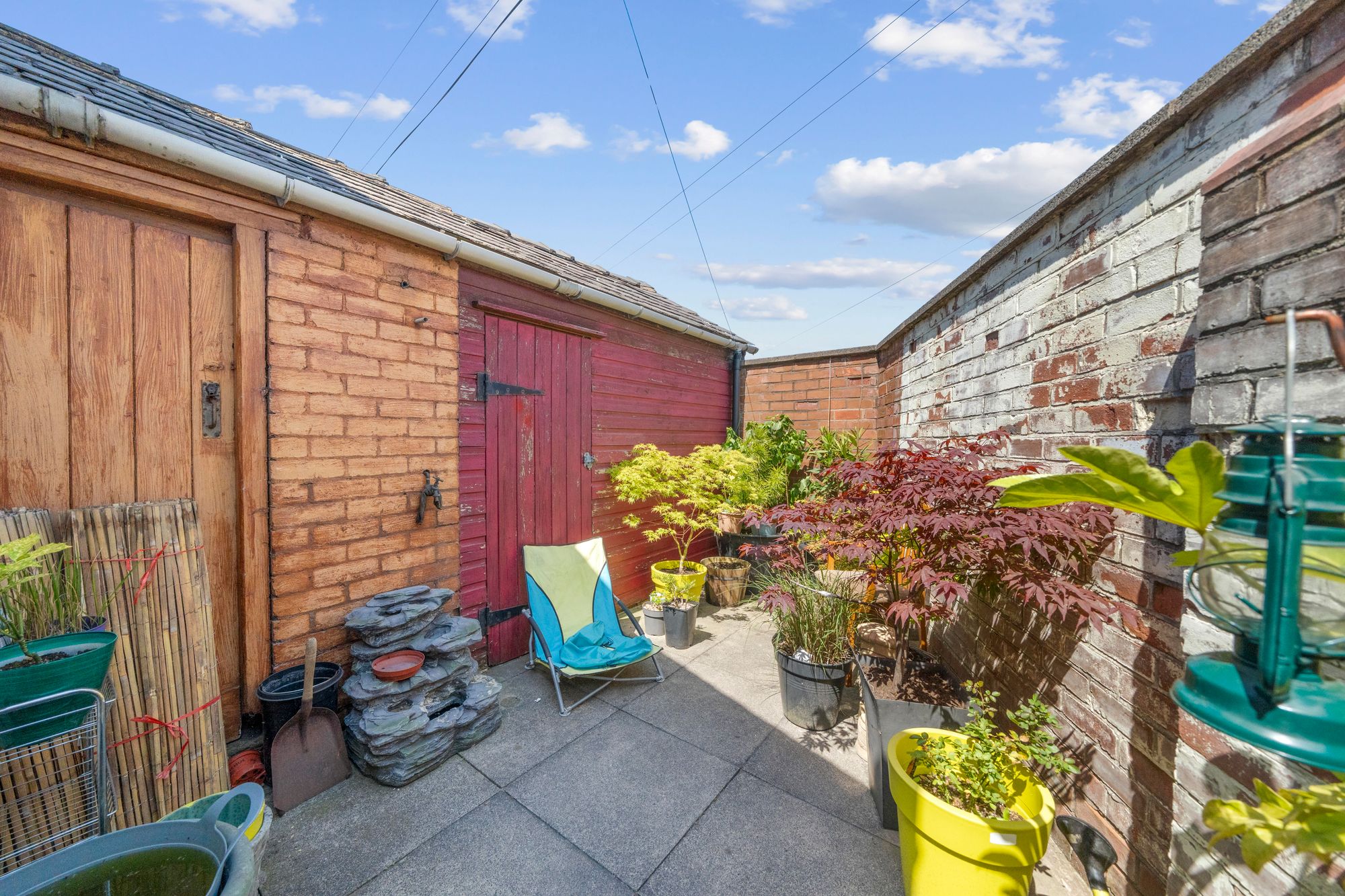 Holden Road, Leigh