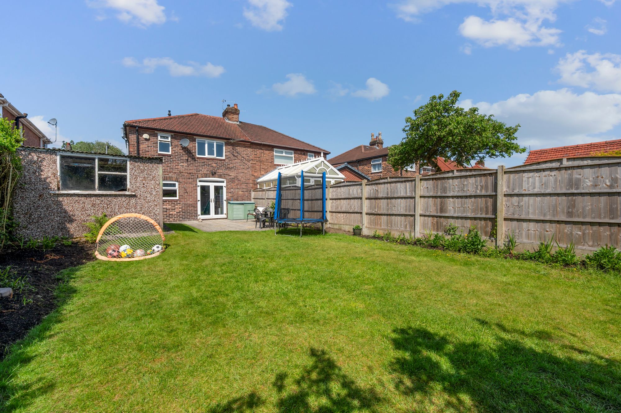 Leach Lane, Sutton Leach, WA9