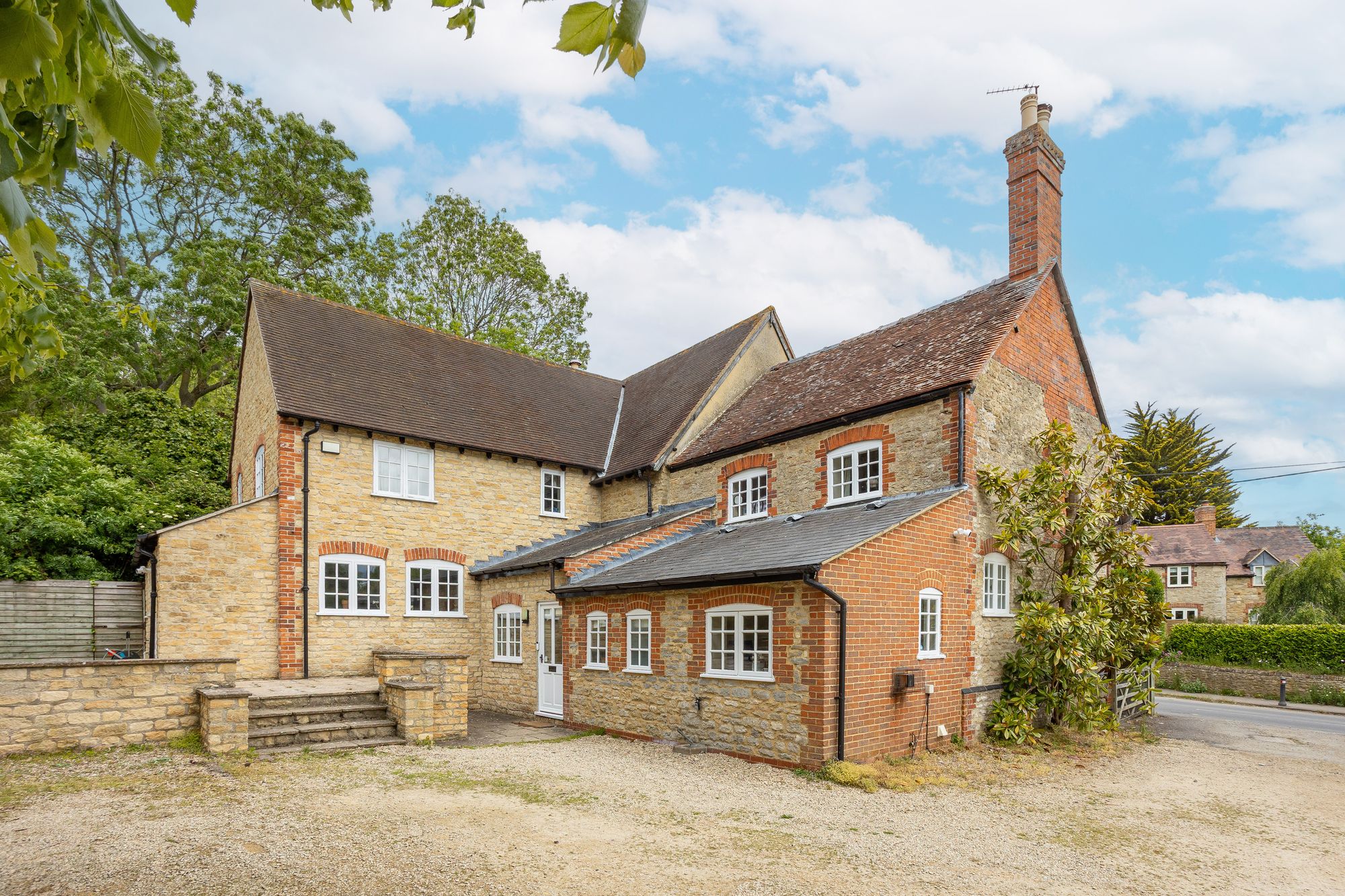 Properties for sale in OX44 | Breckon & Breckon