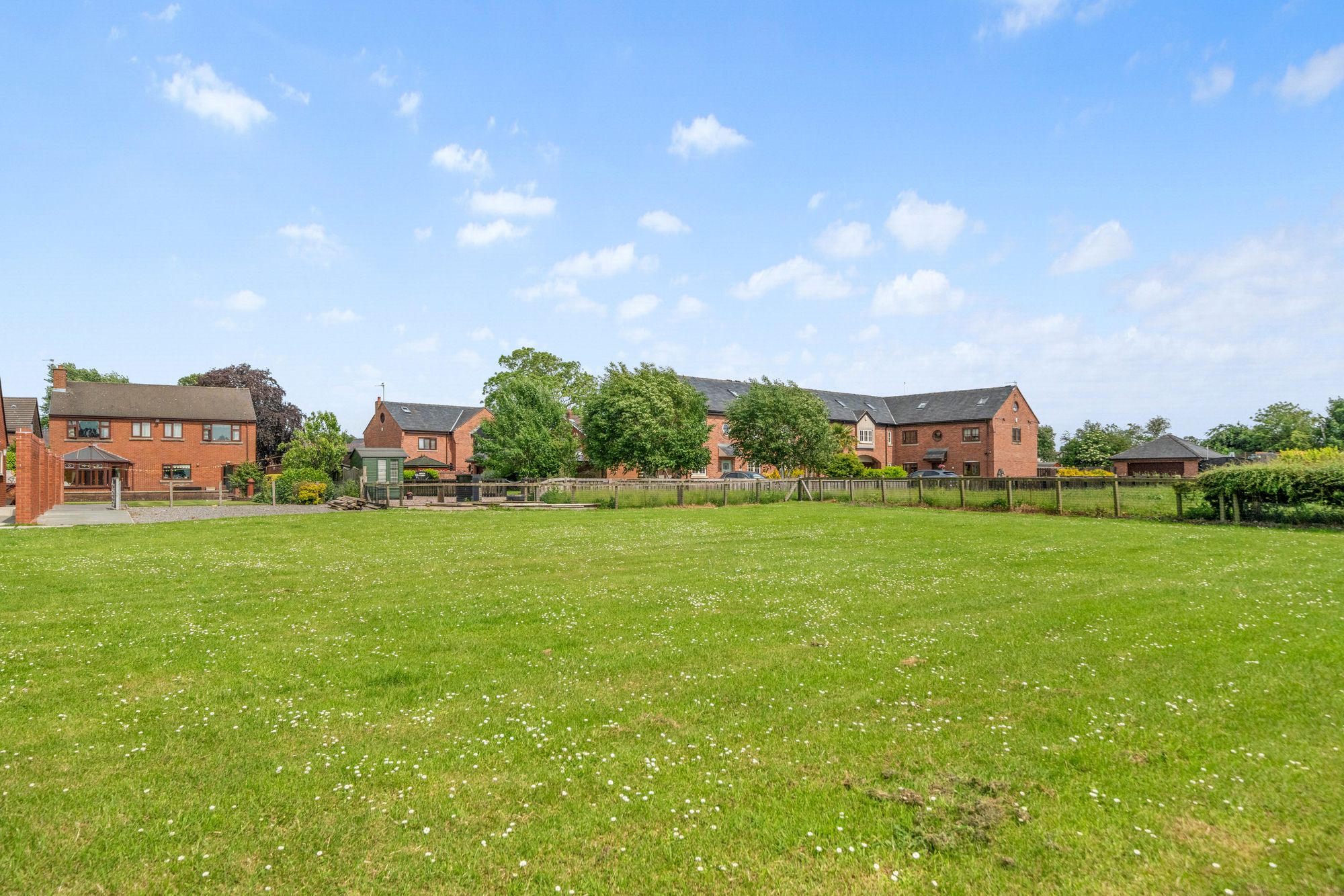 Heath Lane, Croft, WA3
