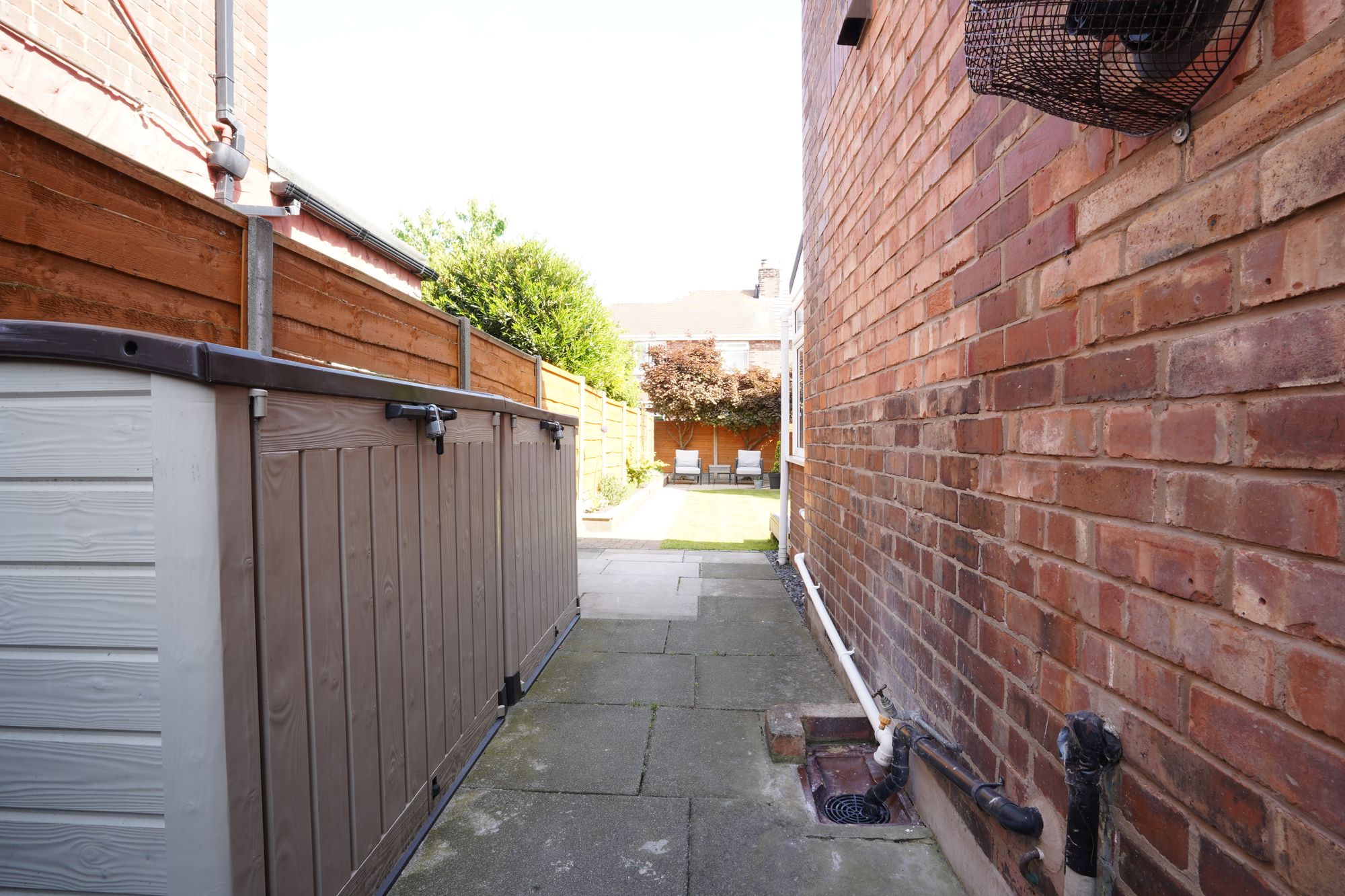 Rose Avenue, Manchester