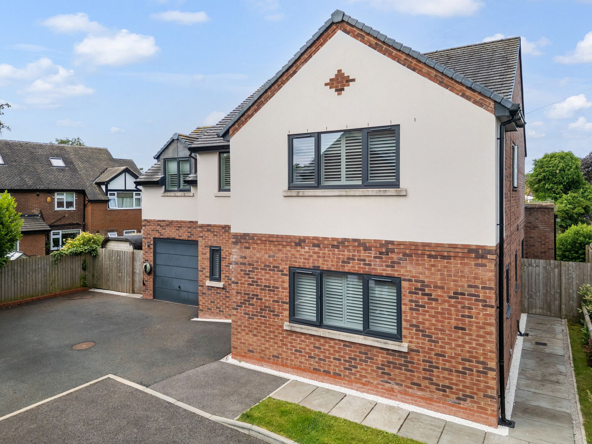 London Road, Stretton, WA4