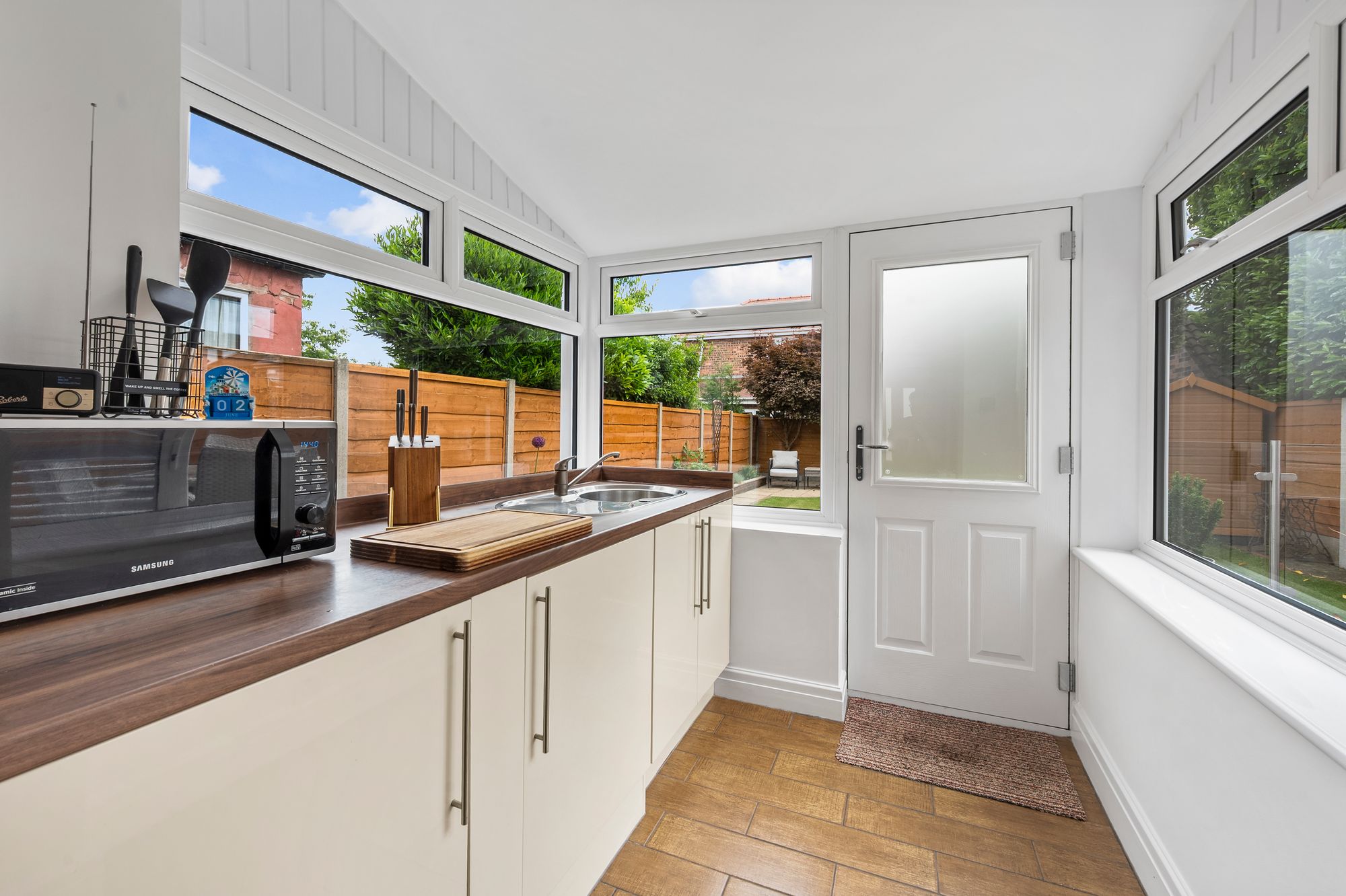 Rose Avenue, Irlam, M44