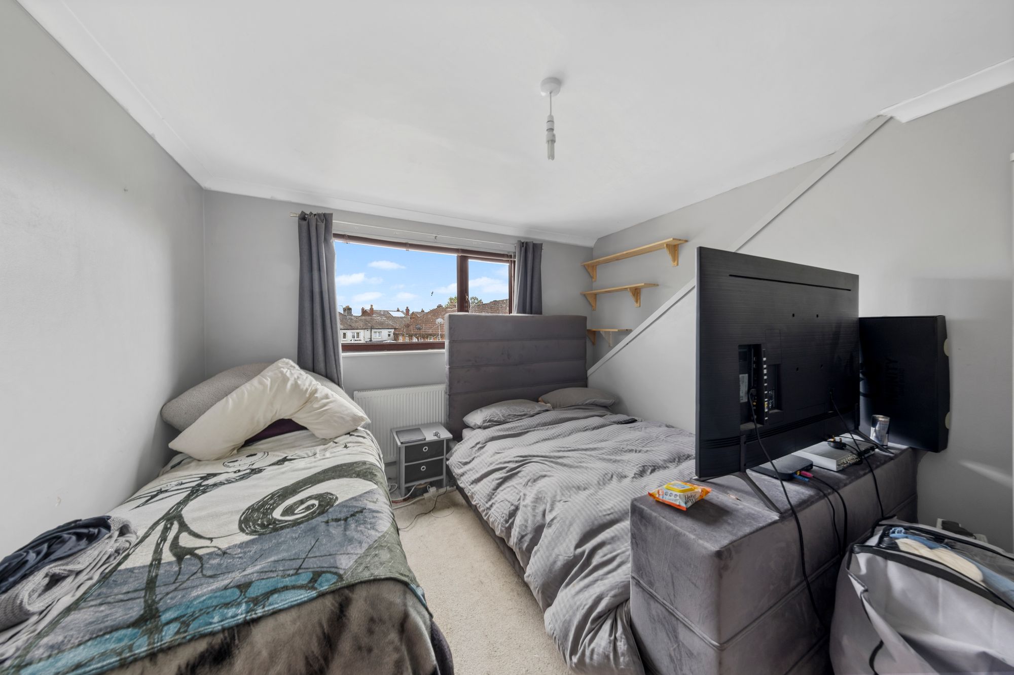 Waltham Avenue, Glazebury, WA3