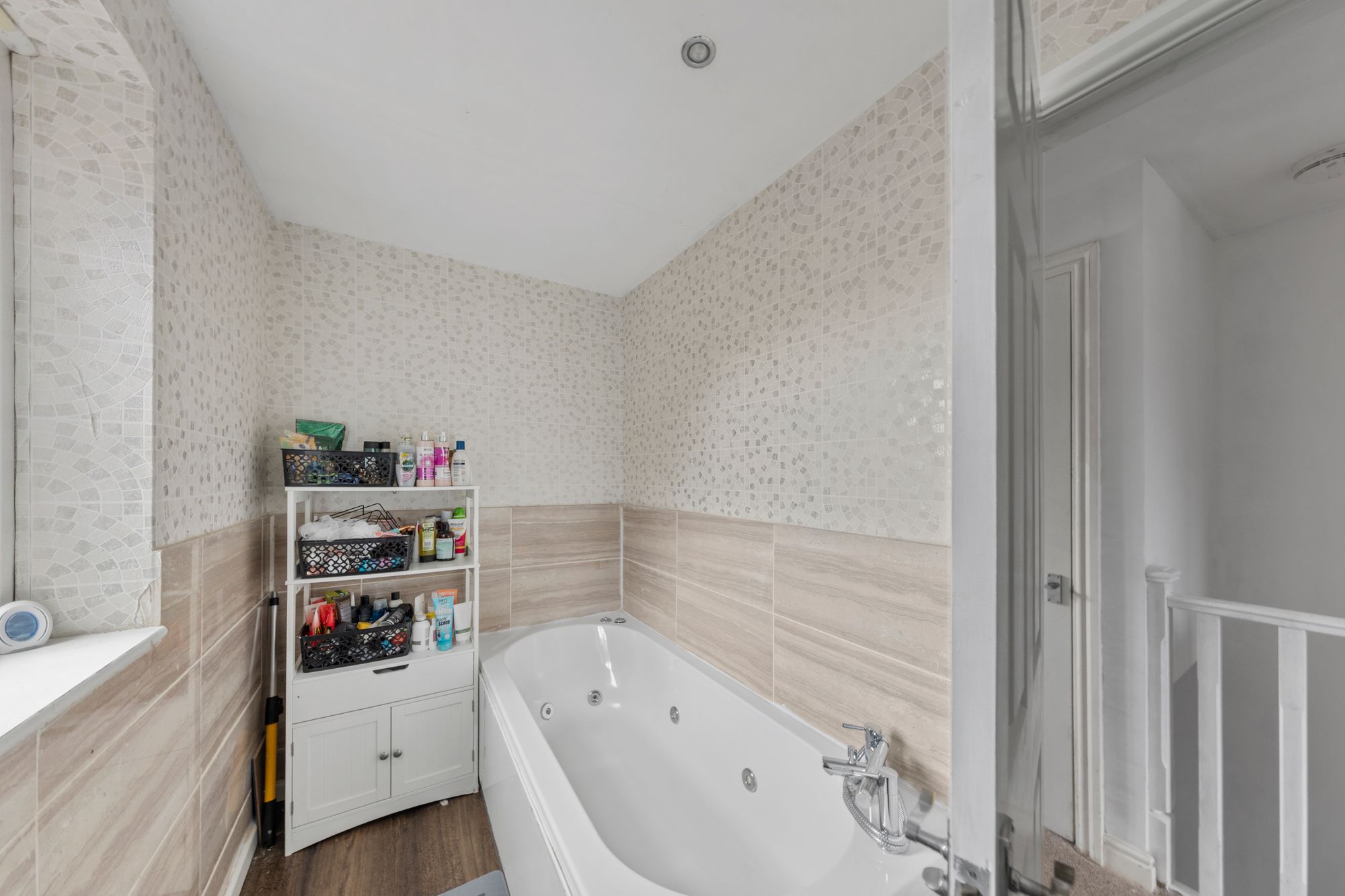 Waltham Avenue, Glazebury, WA3