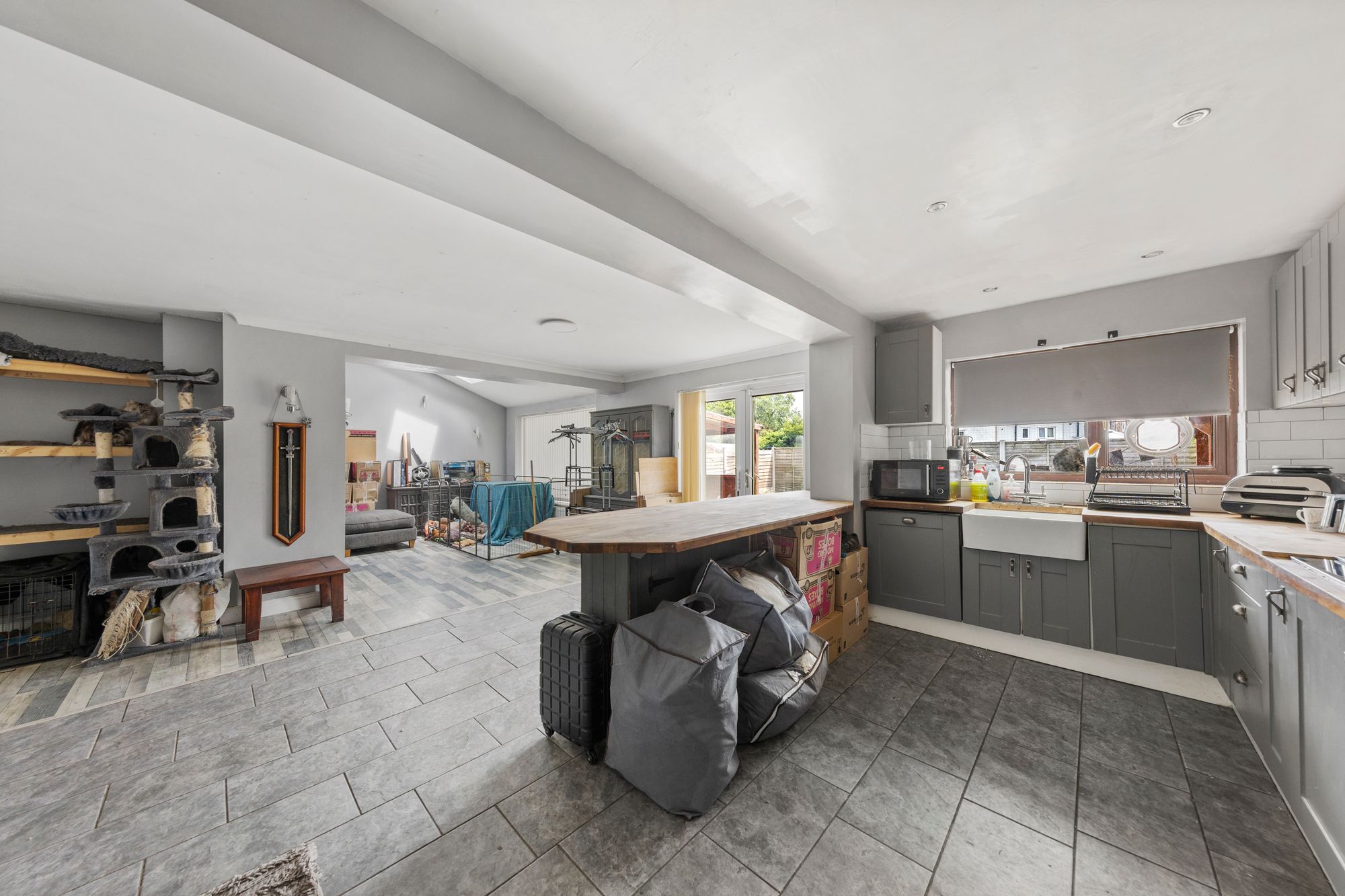 Waltham Avenue, Glazebury, WA3