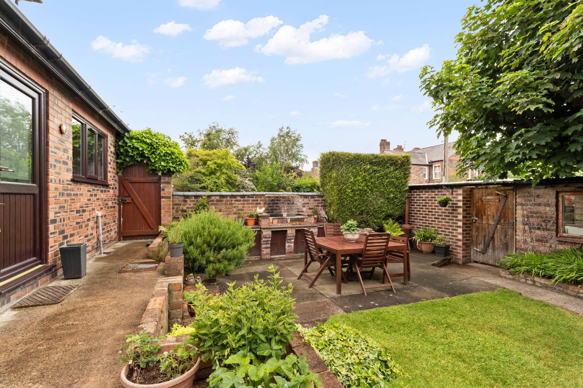 Worsley Road, Walton, WA4