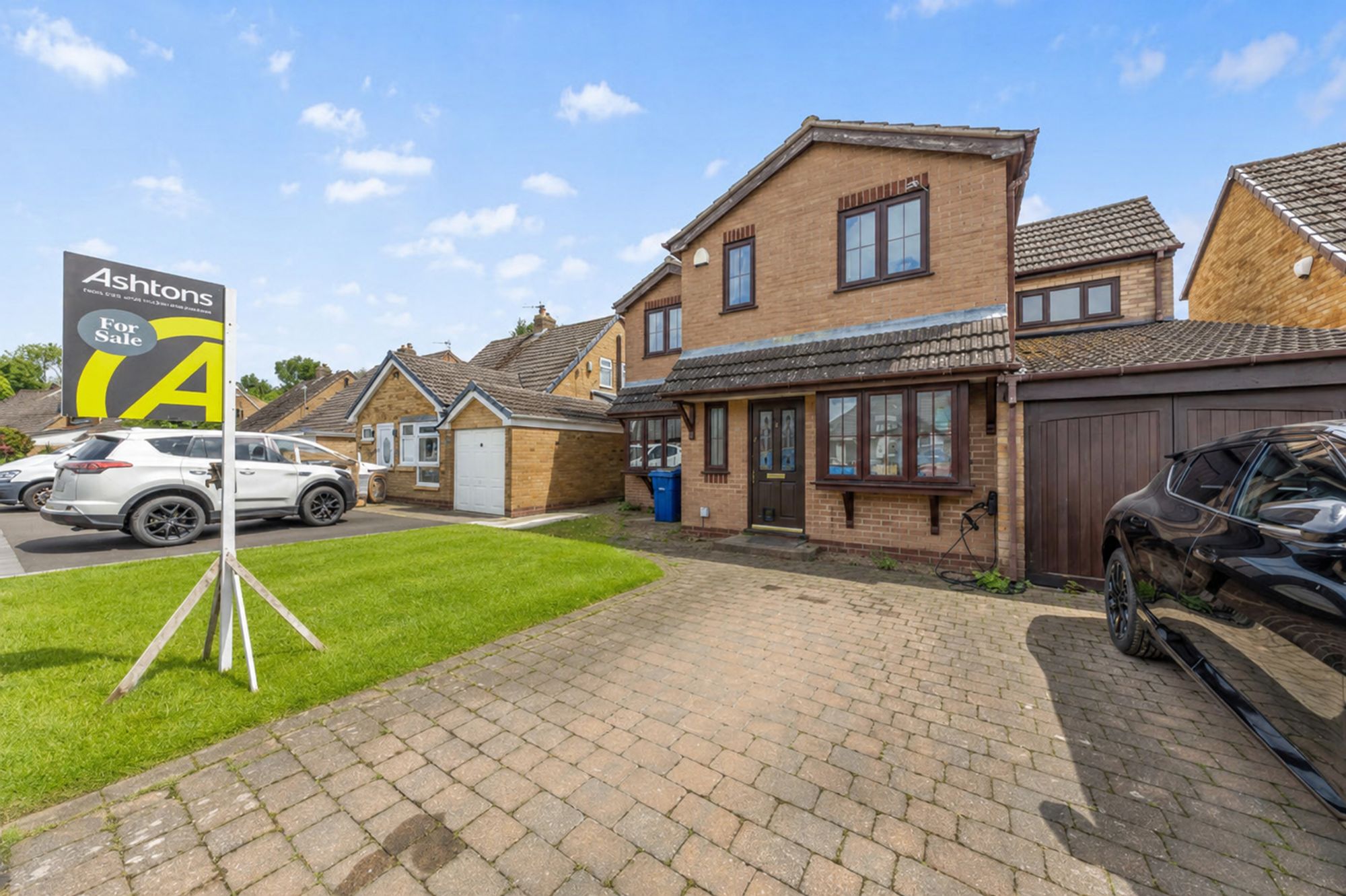 Waltham Avenue, Glazebury, WA3