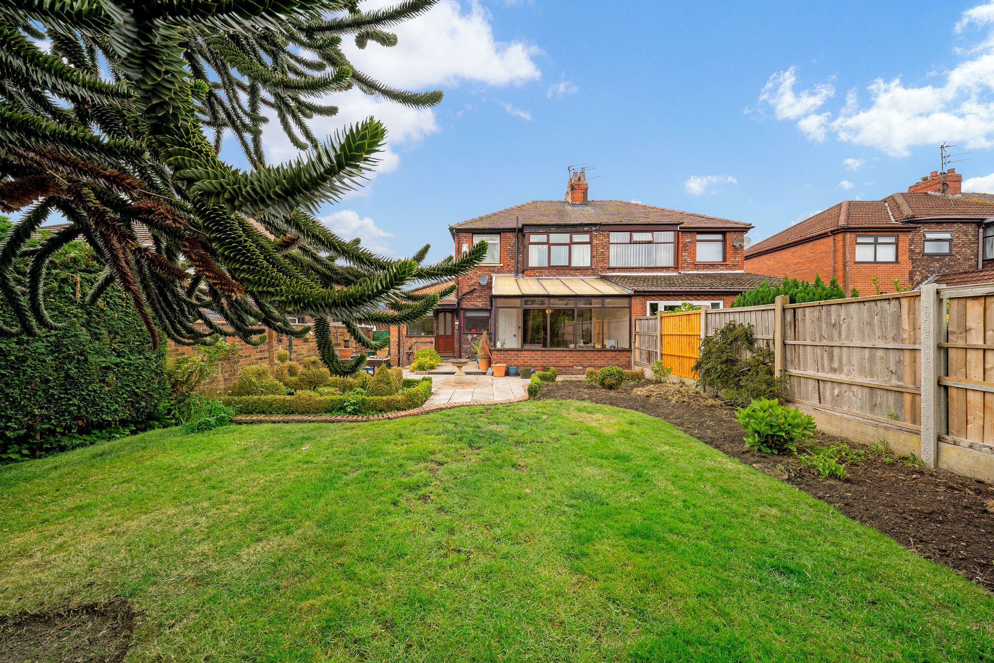 Kingsway, Widnes, WA8