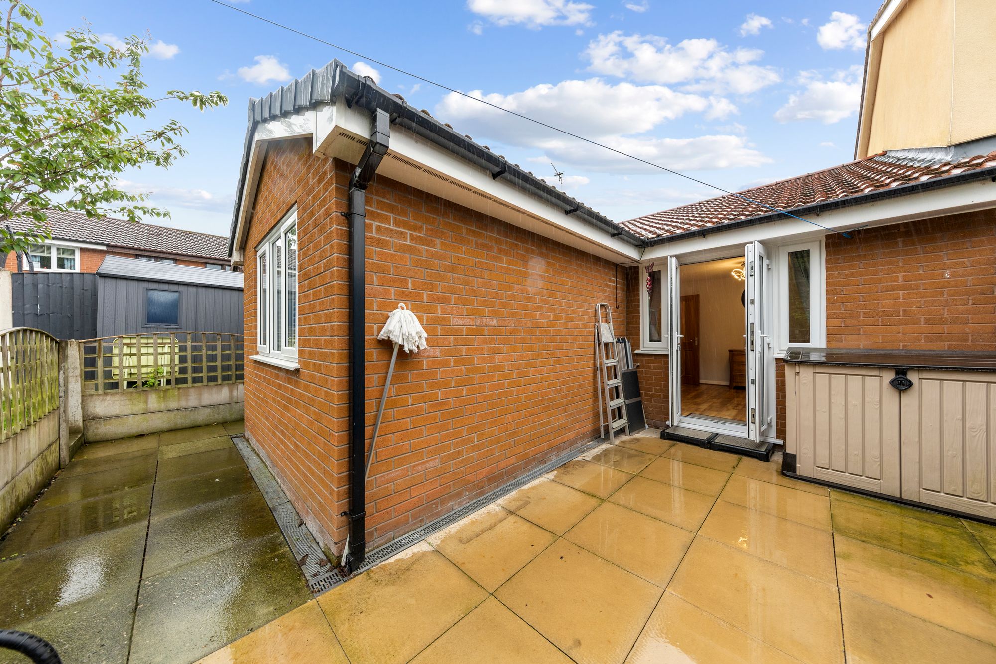 Montrose Close, Fearnhead, WA2