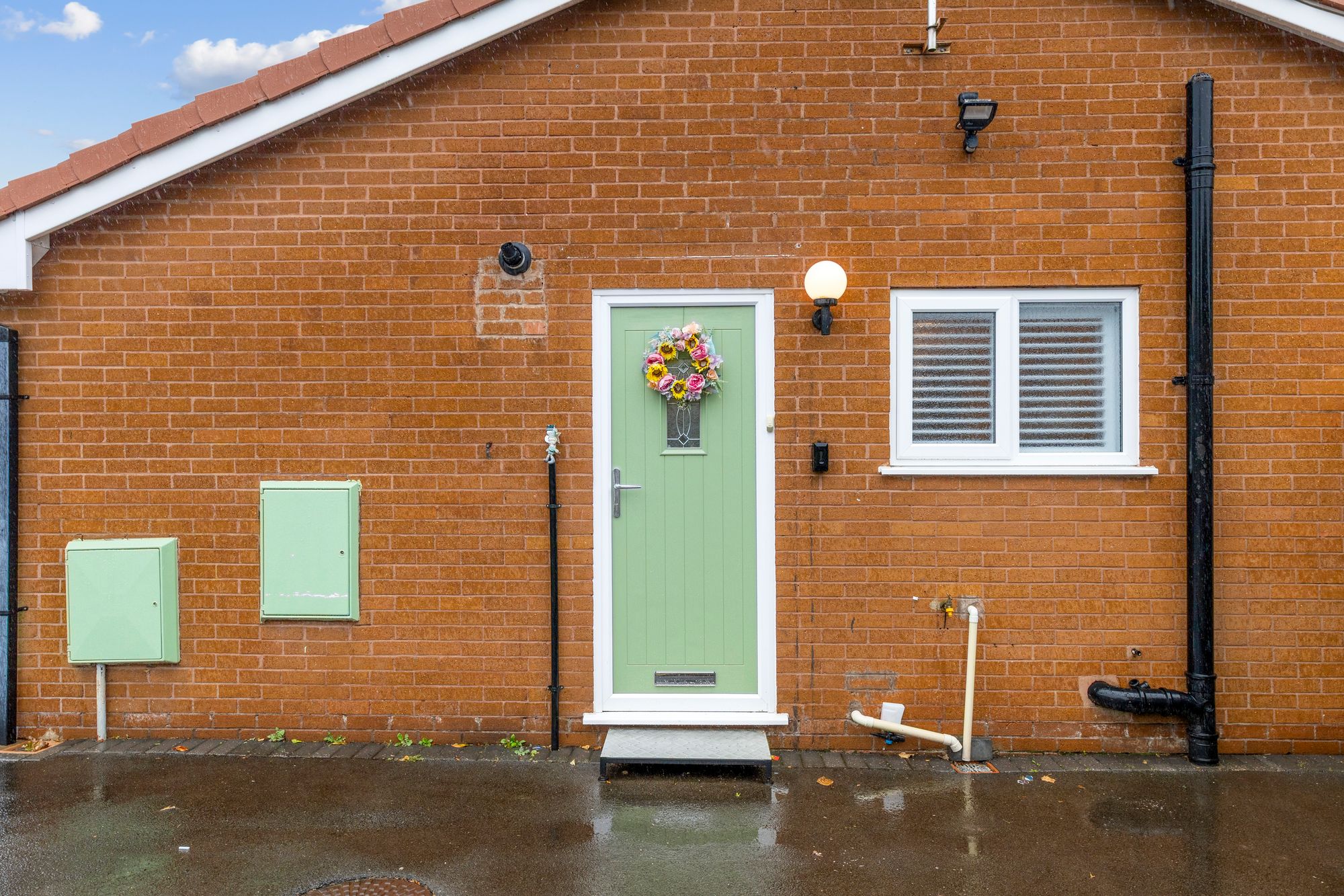 Montrose Close, Fearnhead, WA2