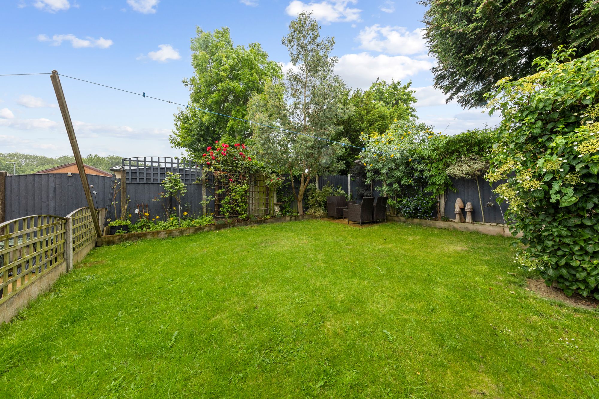 Montrose Close, Fearnhead, WA2