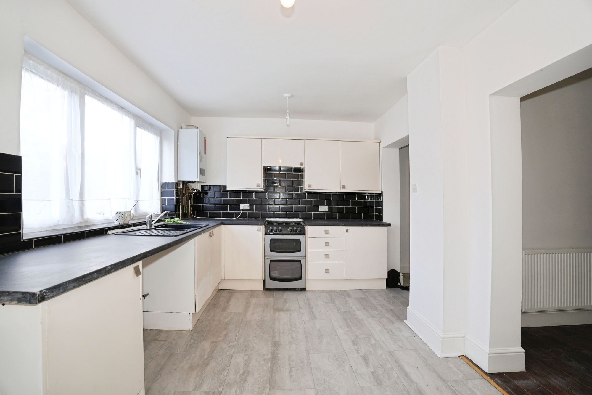 Kenneth Avenue, Ilford, IG1