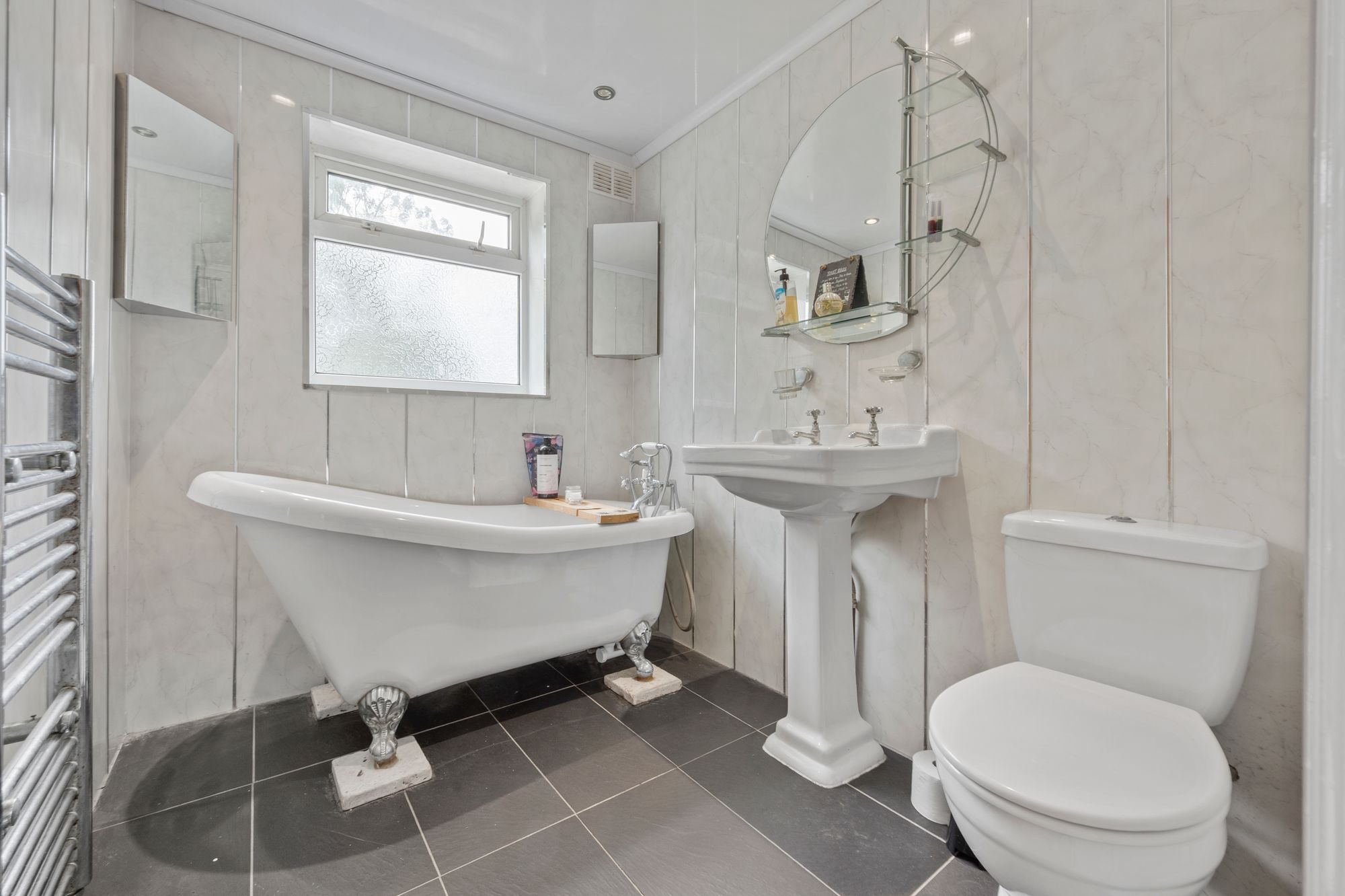 Dragon Lane, Whiston, L35