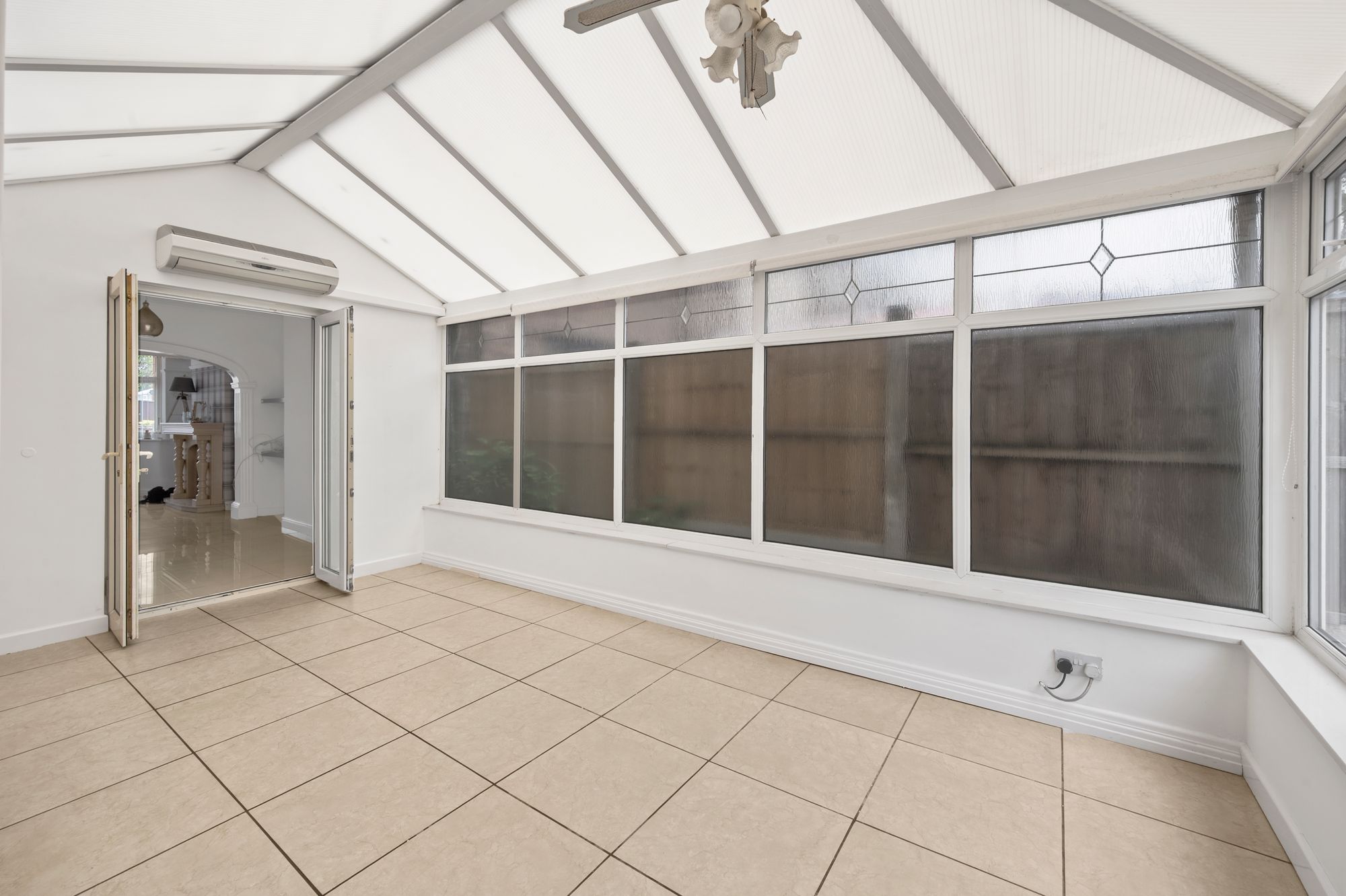 Dragon Lane, Whiston, L35