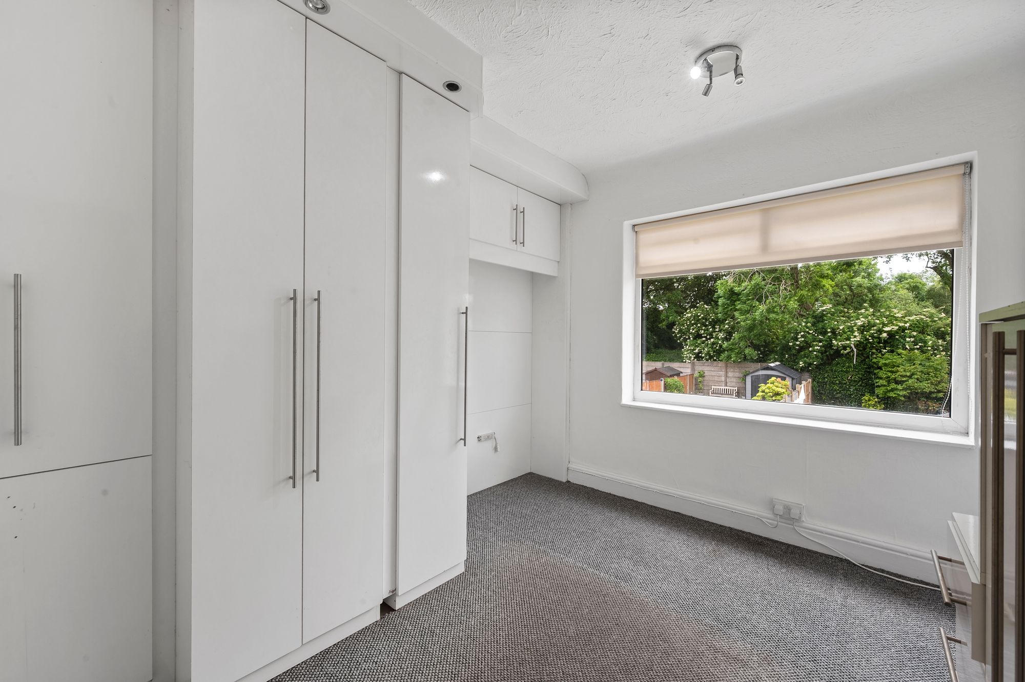 Dragon Lane, Whiston, L35