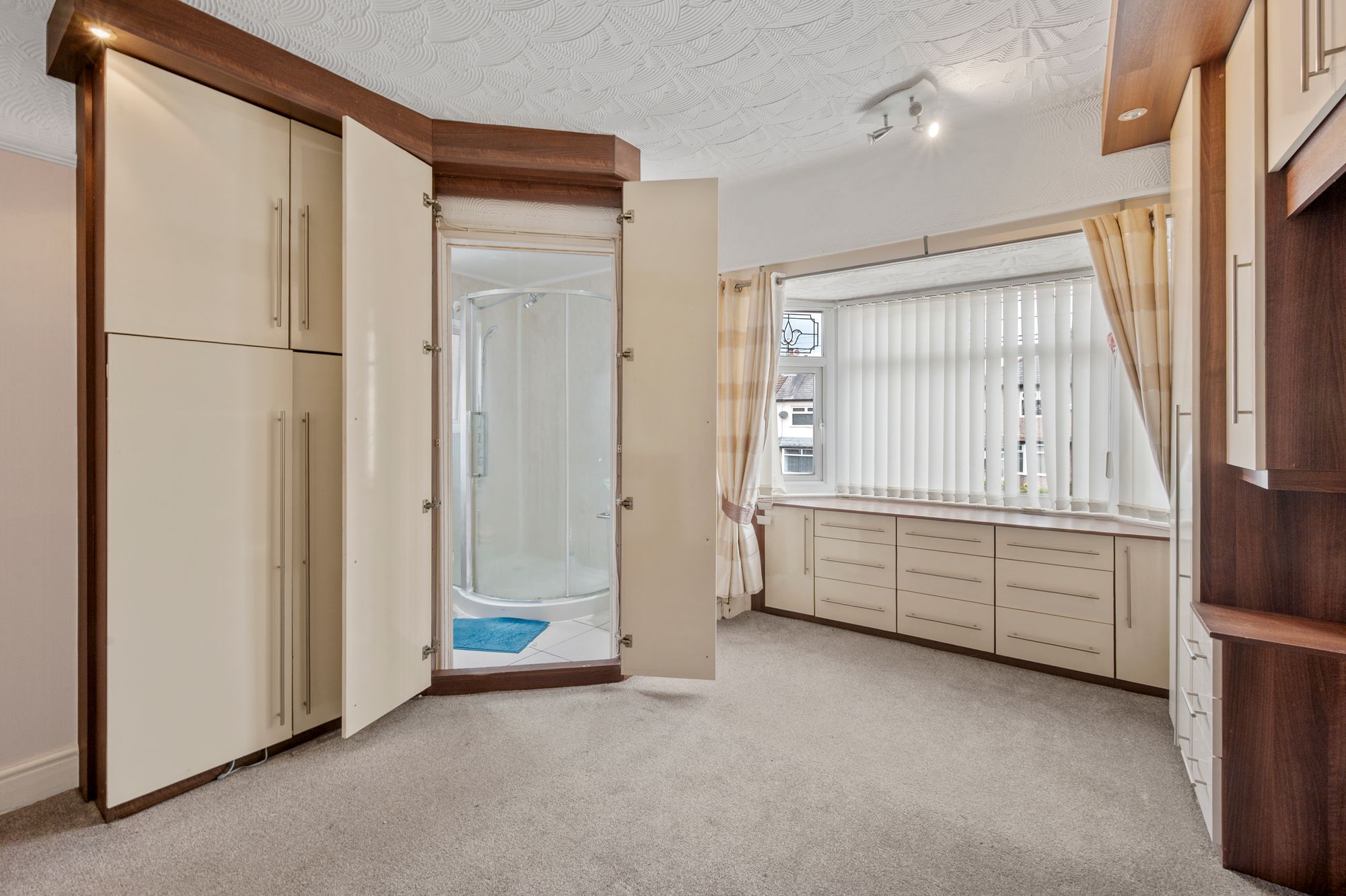 Dragon Lane, Whiston, L35