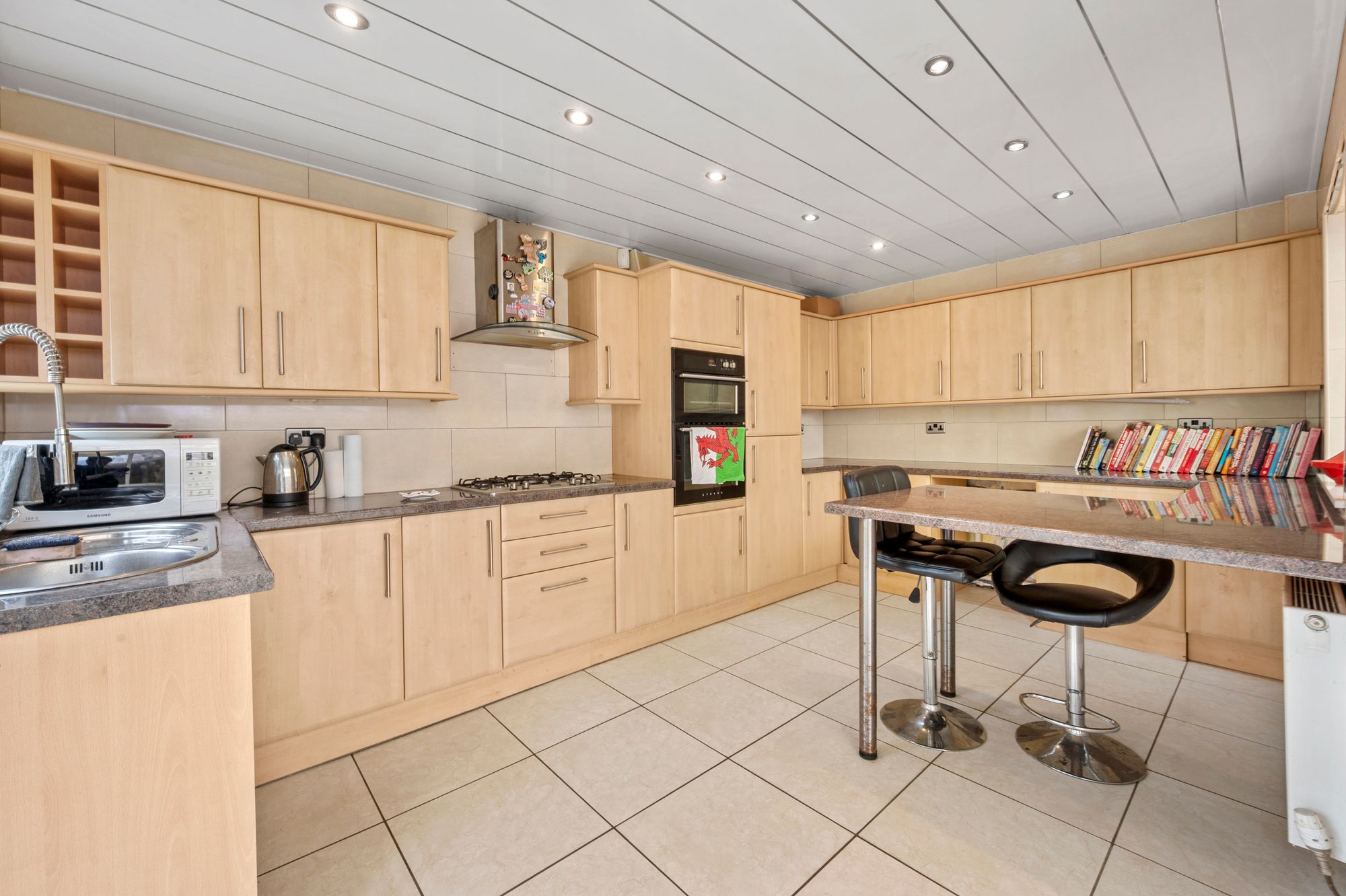 Dragon Lane, Whiston, L35