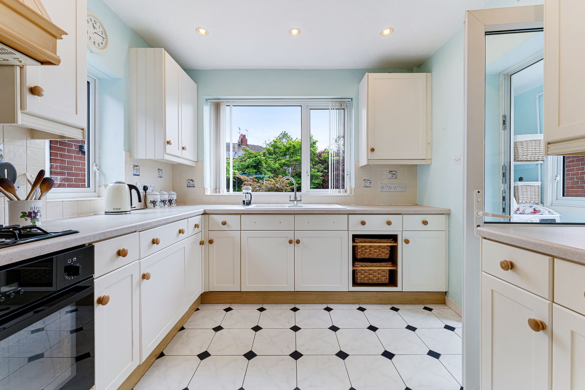 Addison Square, Widnes, WA8