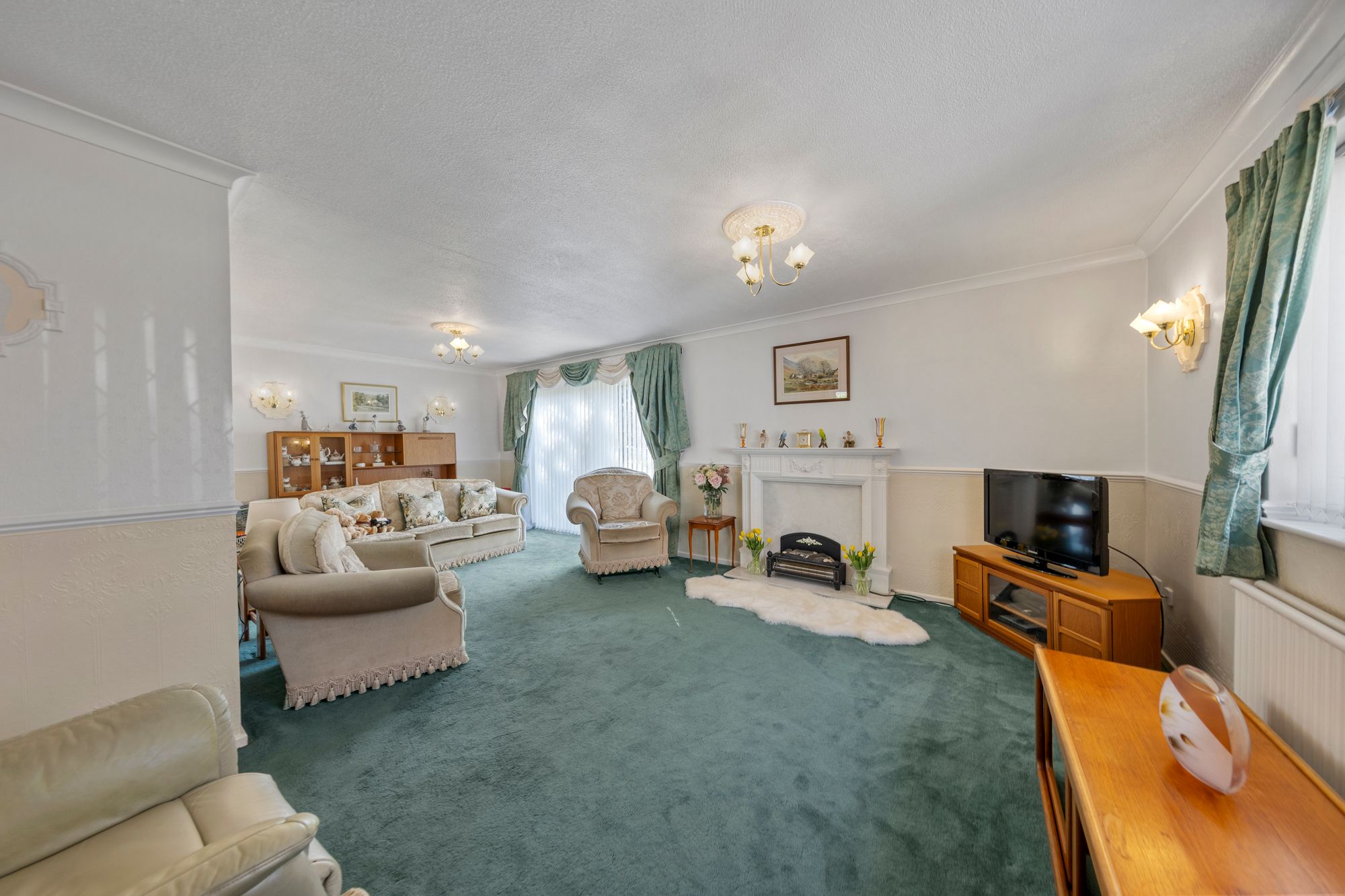 Jackson Avenue, Culcheth, WA3