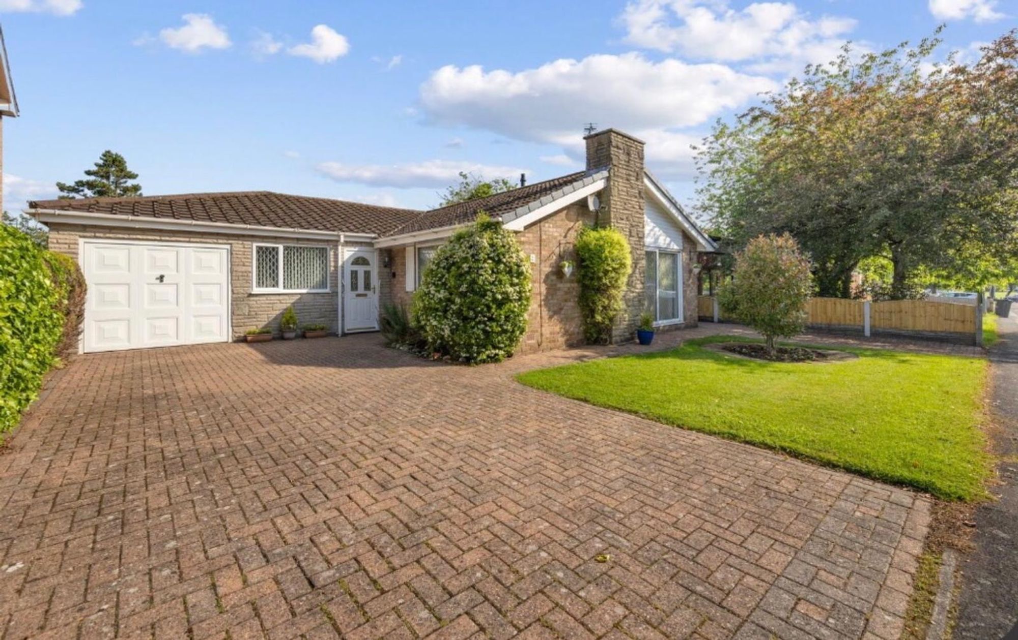 Jackson Avenue, Culcheth, WA3