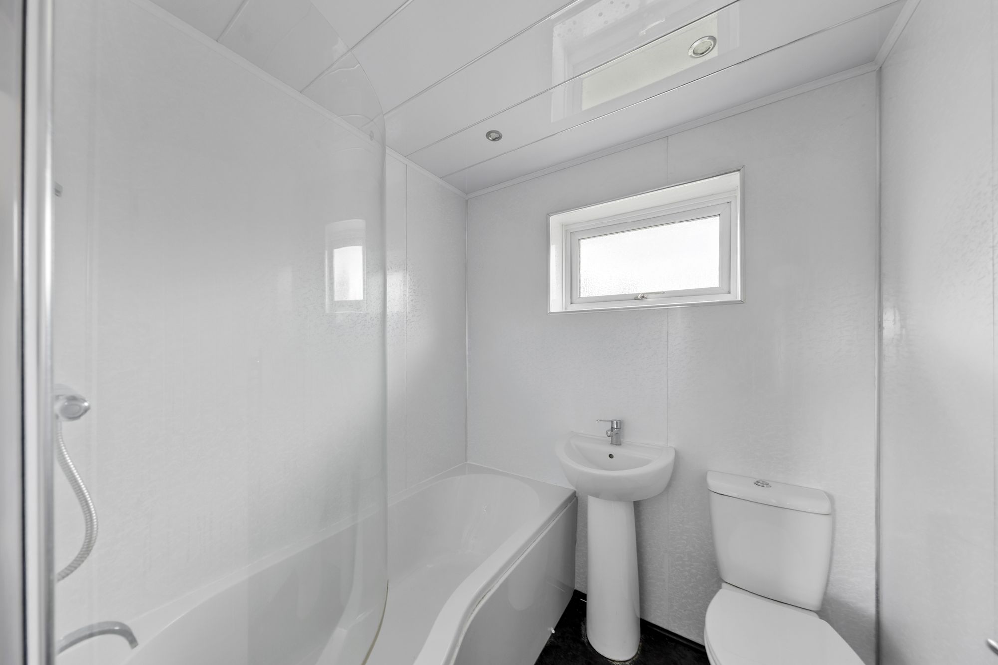 Ashdown Lane, Birchwood, WA3