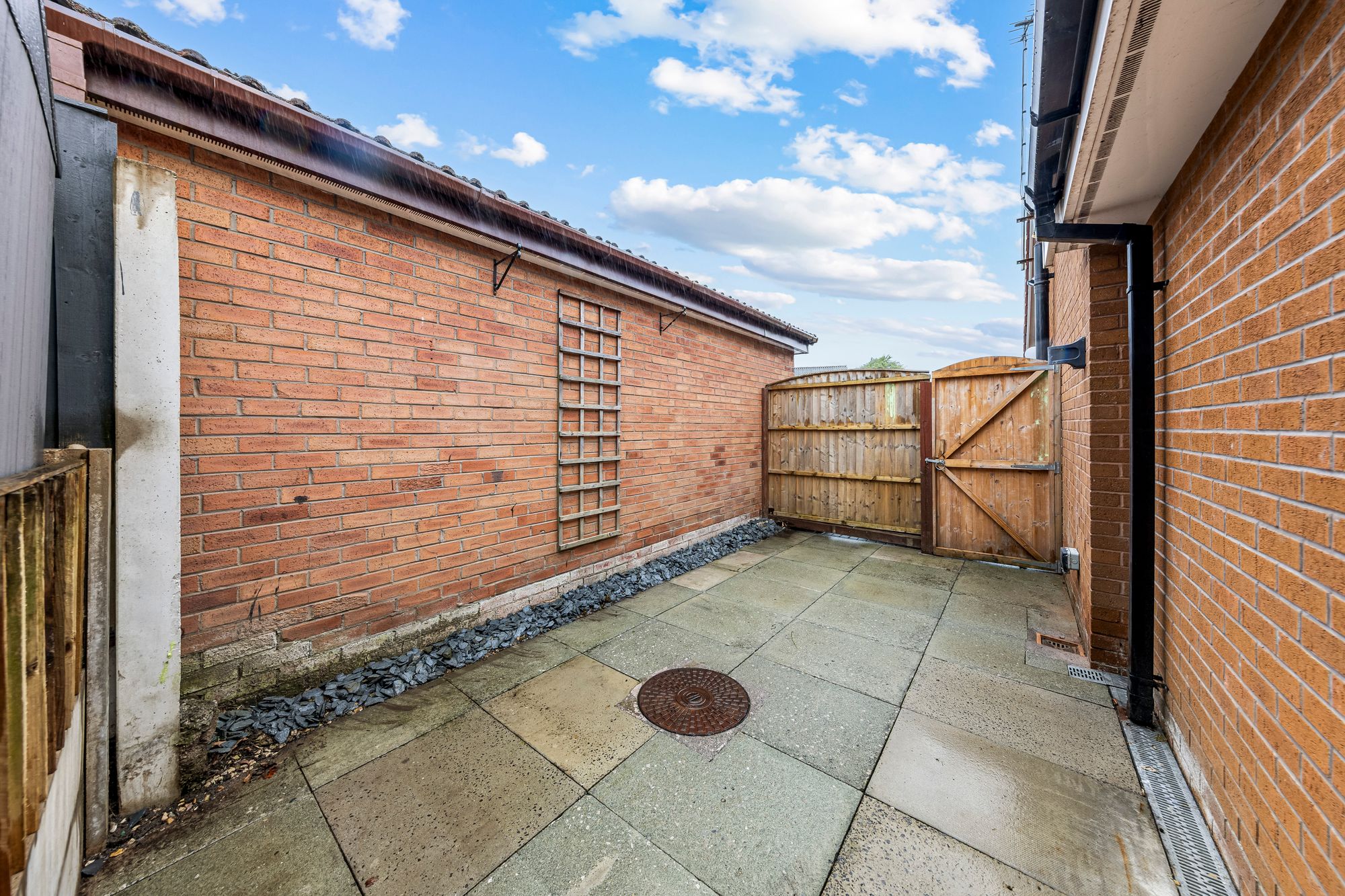Montrose Close, Fearnhead, WA2