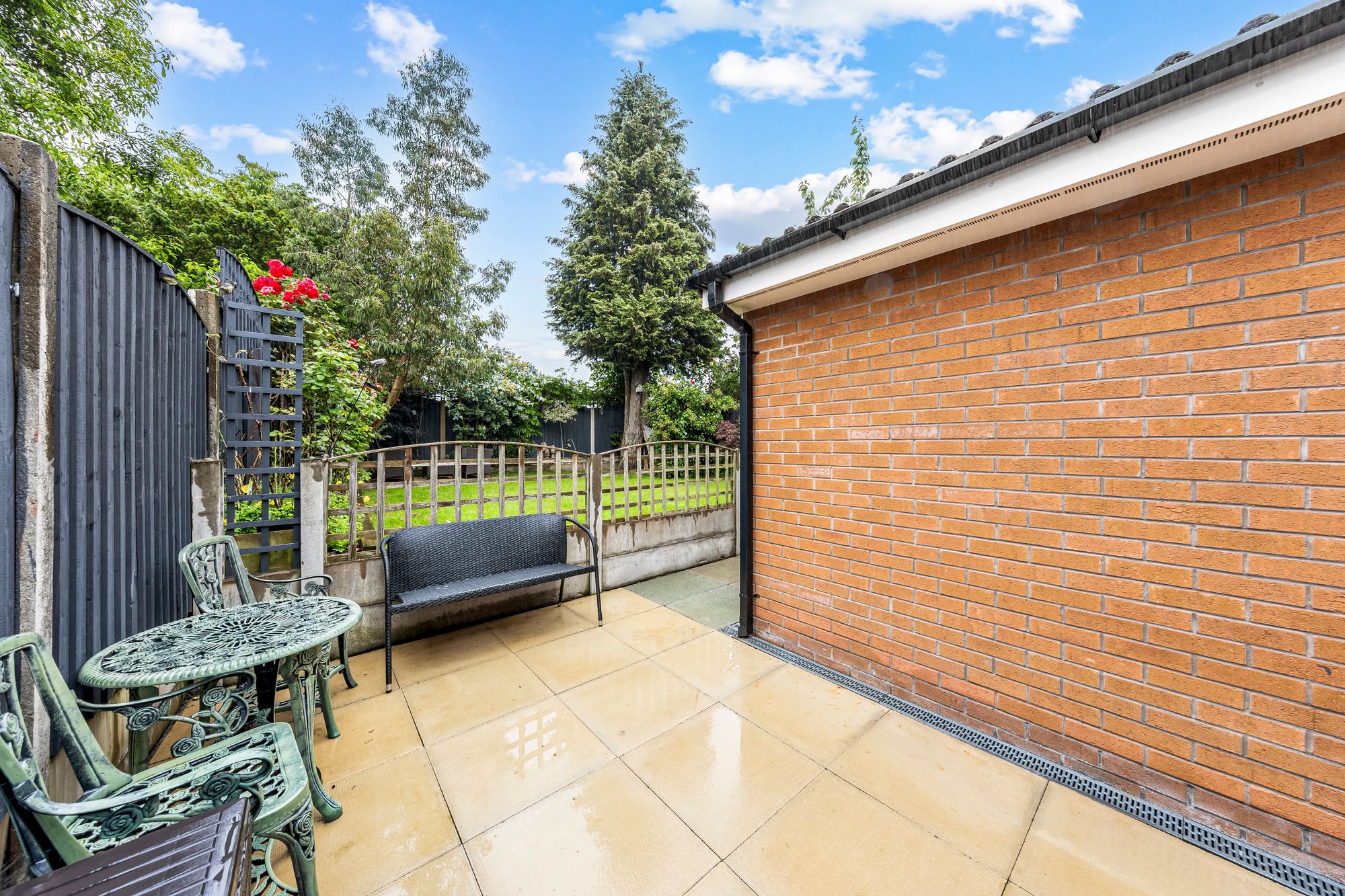 Montrose Close, Fearnhead, WA2