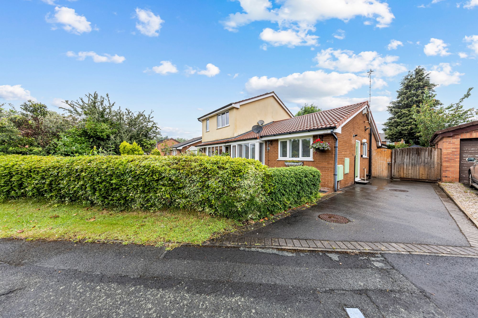 Montrose Close, Fearnhead, WA2