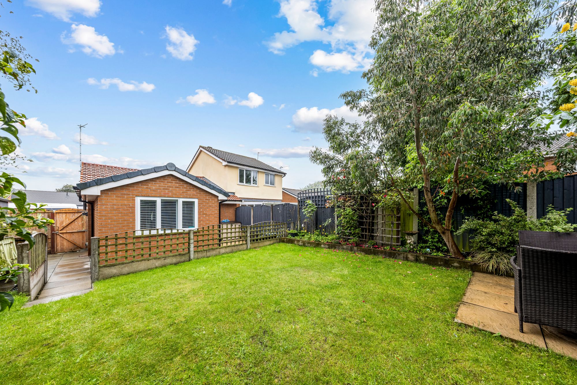Montrose Close, Fearnhead, WA2
