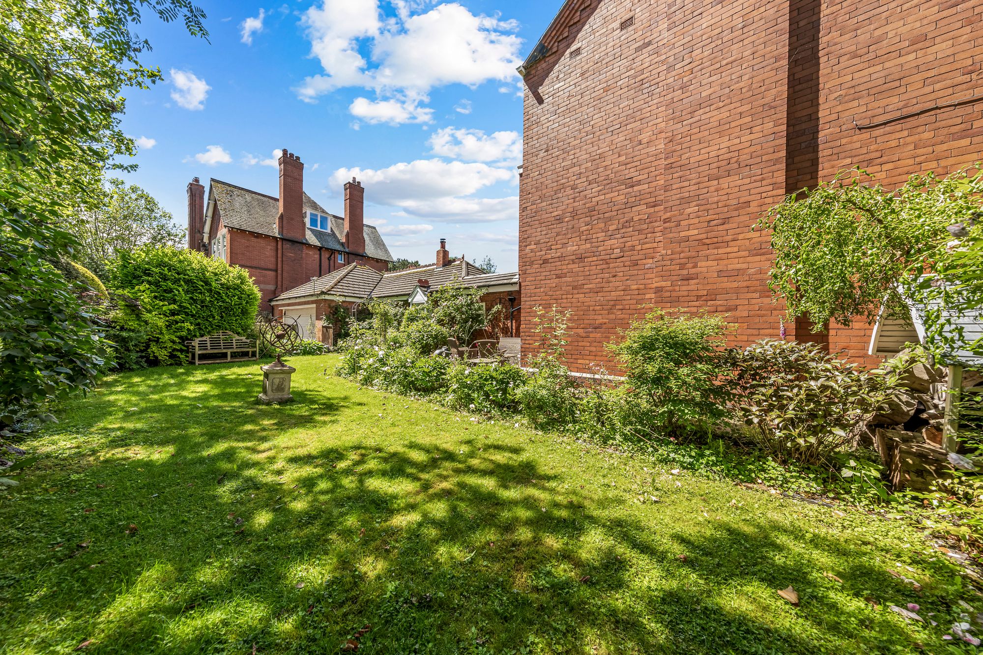 Ivy Lea, Walton Road, WA4