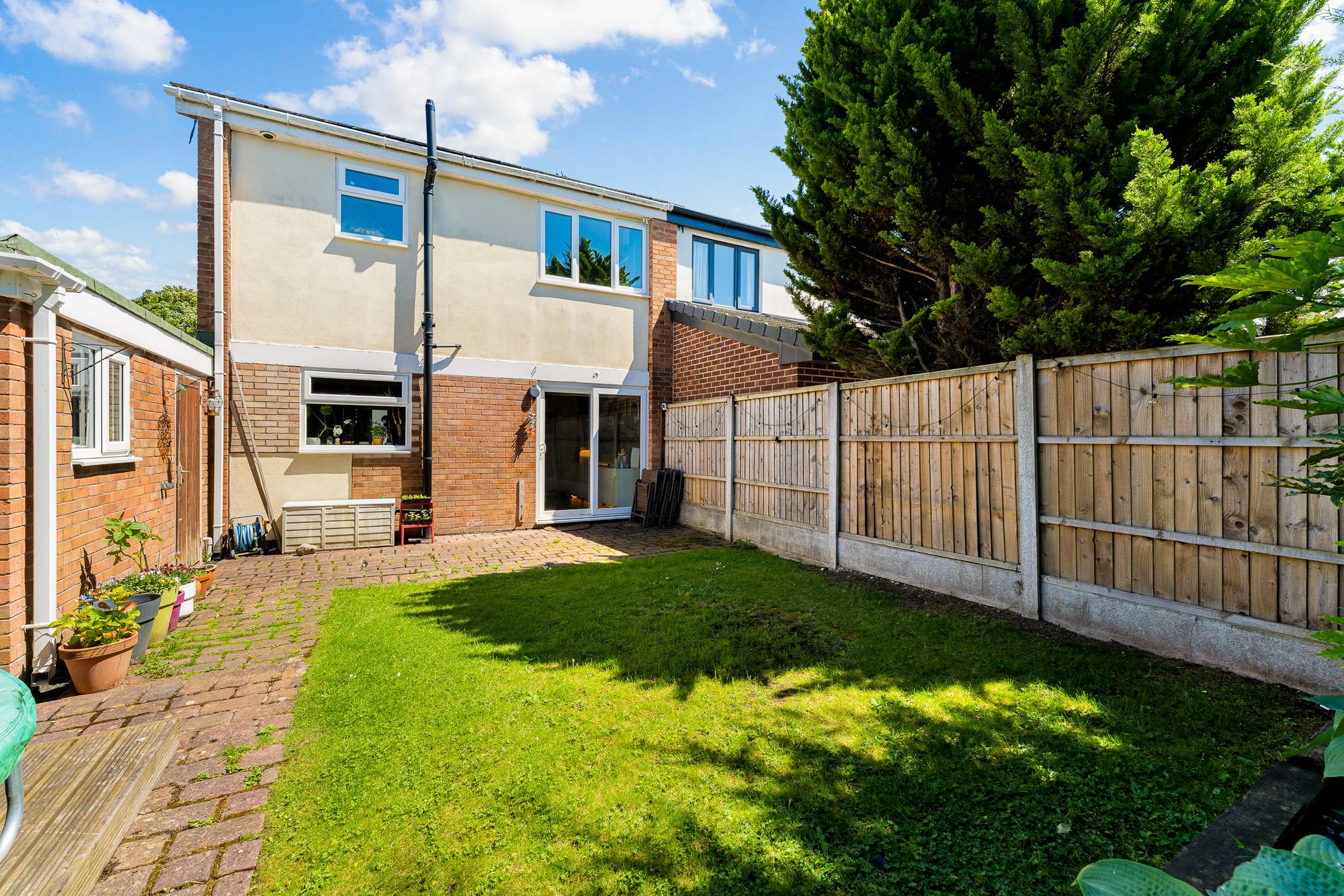 Ganton Close, Widnes, WA8