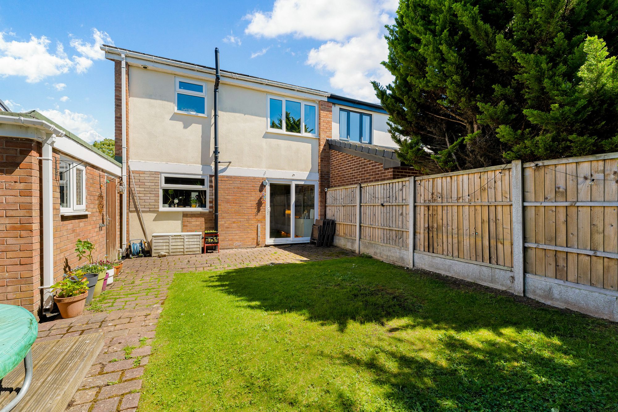 Ganton Close, Widnes, WA8
