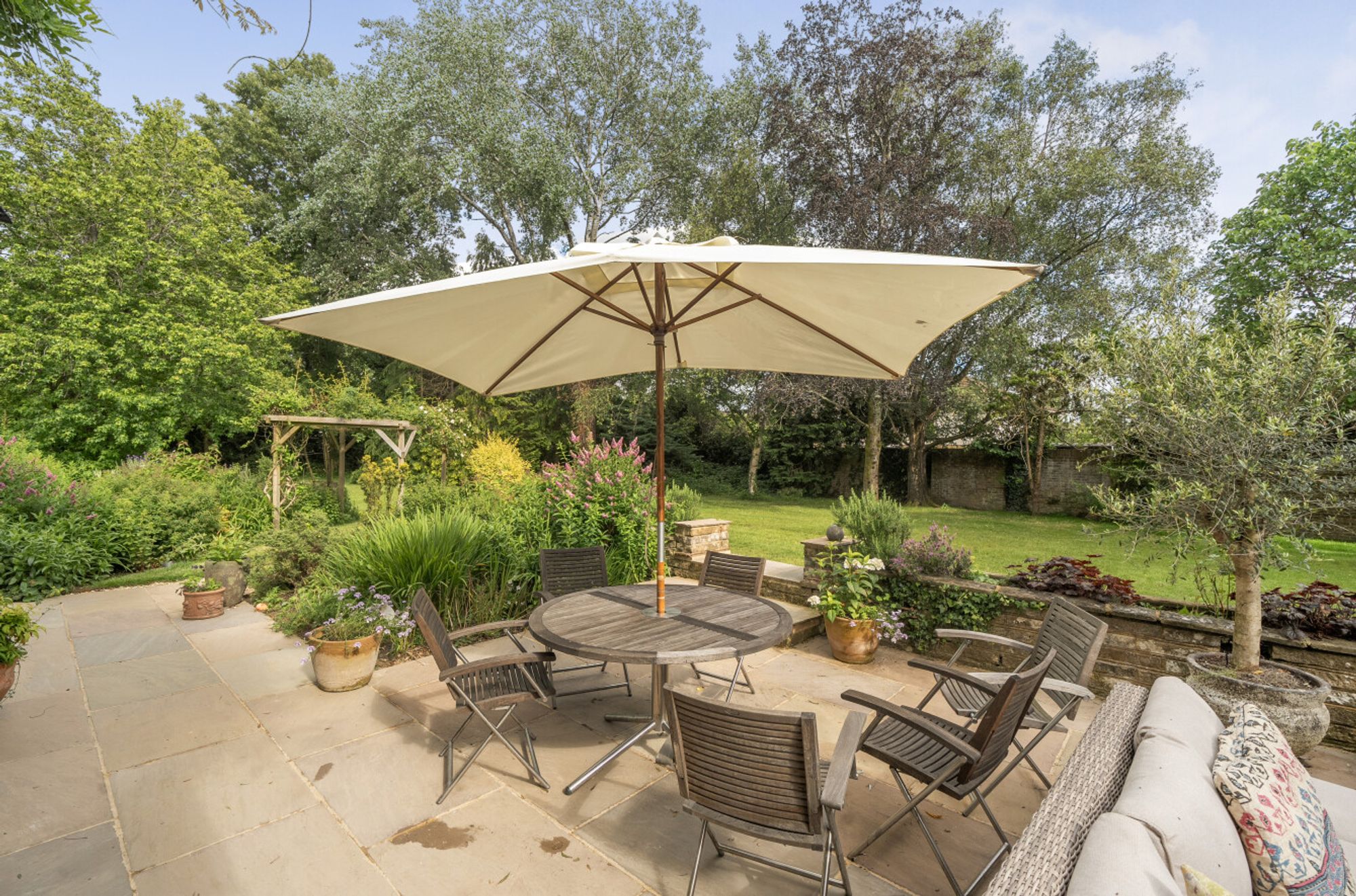 Ballsdown, Chiddingfold, GU8 images
