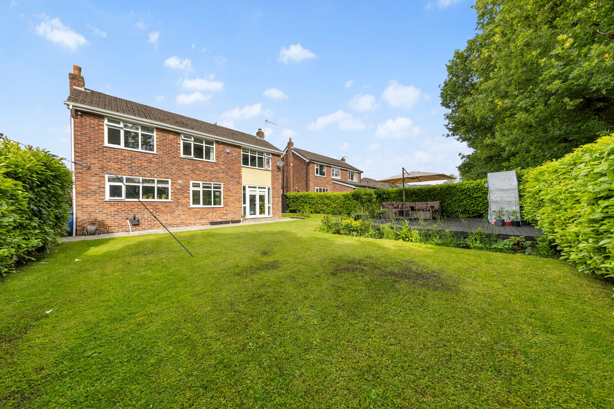 Churchfields, Croft, WA3